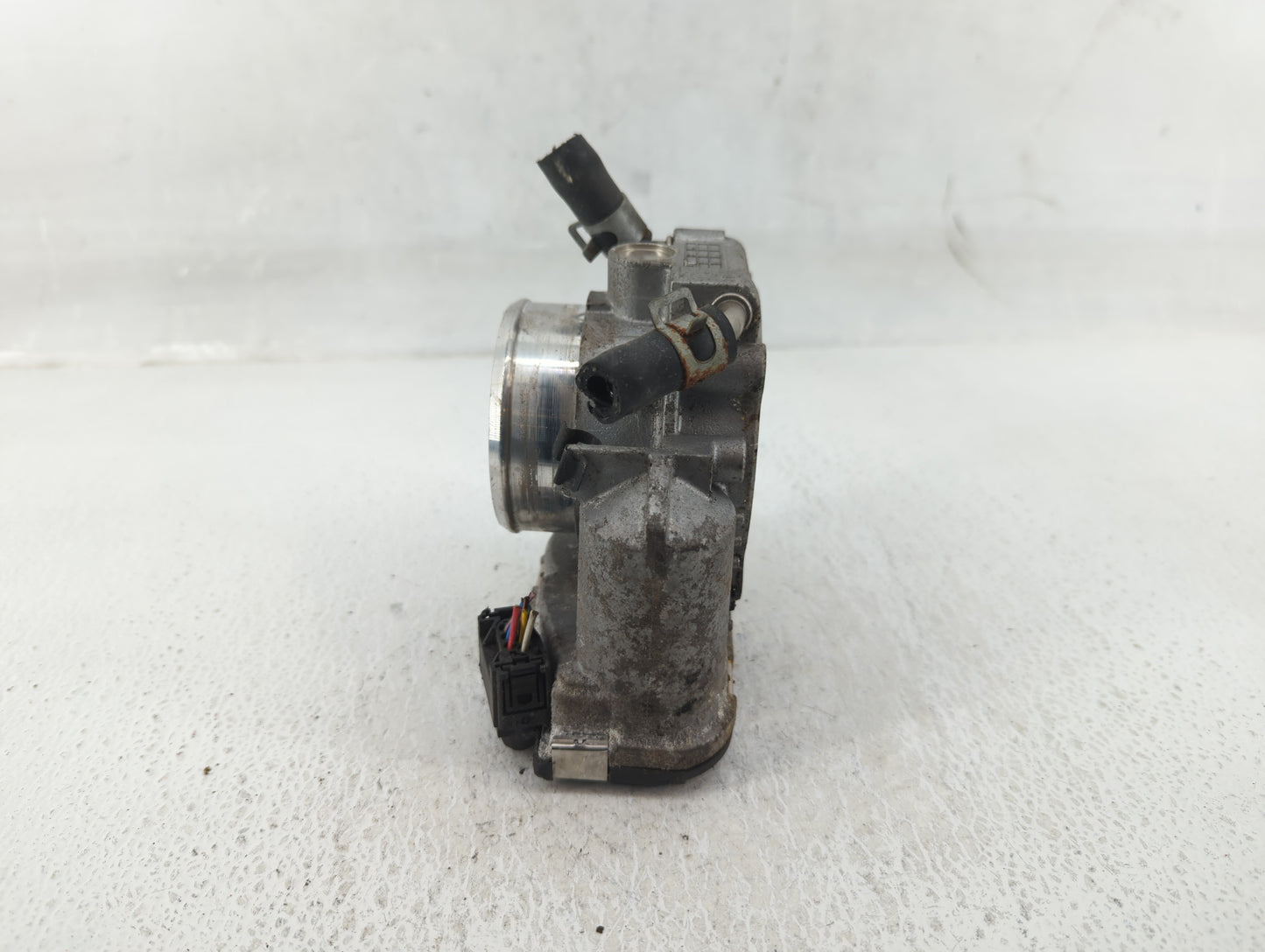 2011-2016 Kia Optima Throttle Body P/N:35100-2G800 Fits Fits 2011 2012 2013 2014 2015 2016 OEM Used Auto Parts - Oemusedauto