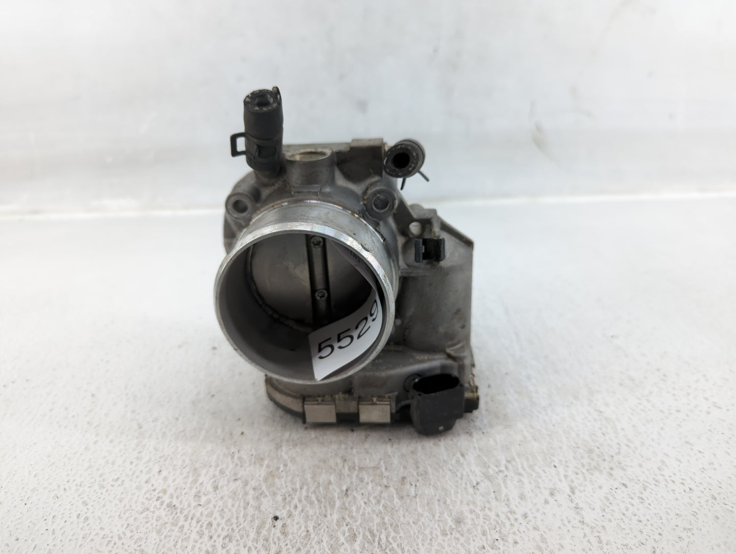 2011-2015 Kia Optima Throttle Body P/N:35100-2G700 Fits Fits 2011 2012 2013 2014 2015 2016 OEM Used Auto Parts - Oemusedauto