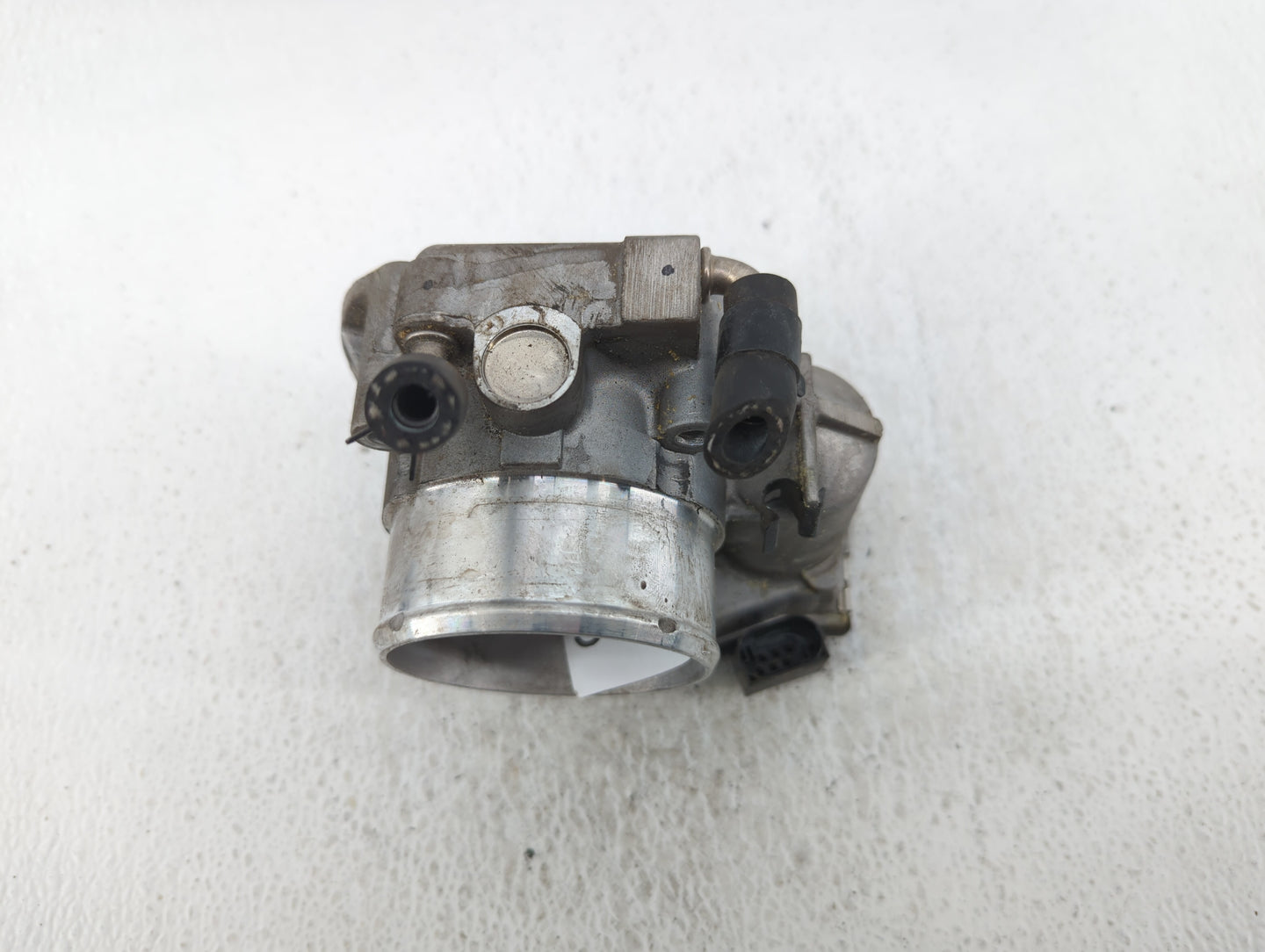 2011-2015 Kia Optima Throttle Body P/N:35100-2G700 Fits Fits 2011 2012 2013 2014 2015 2016 OEM Used Auto Parts - Oemusedauto