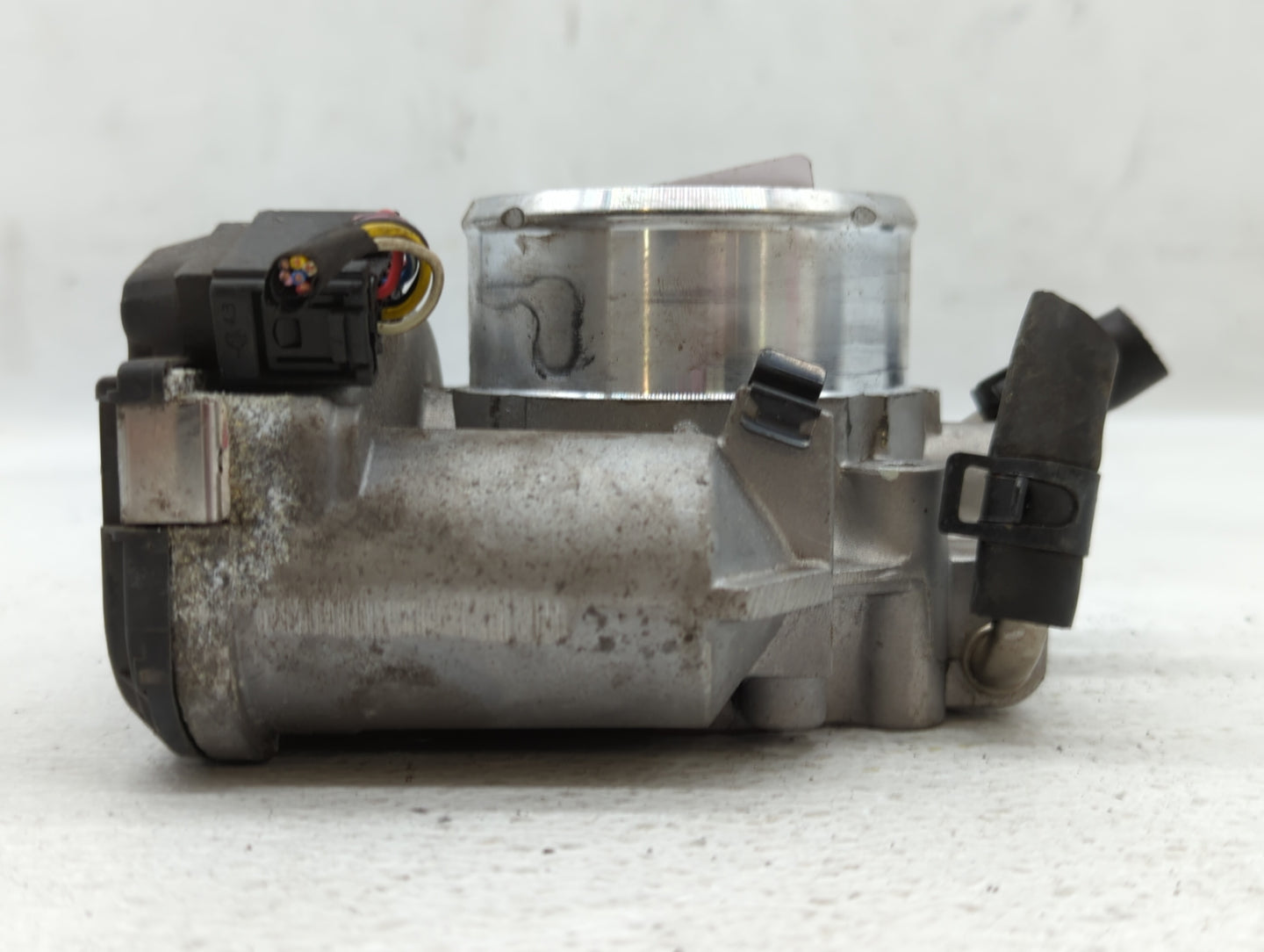 2011-2015 Kia Optima Throttle Body P/N:35100-2G700 Fits Fits 2011 2012 2013 2014 2015 2016 OEM Used Auto Parts - Oemusedauto