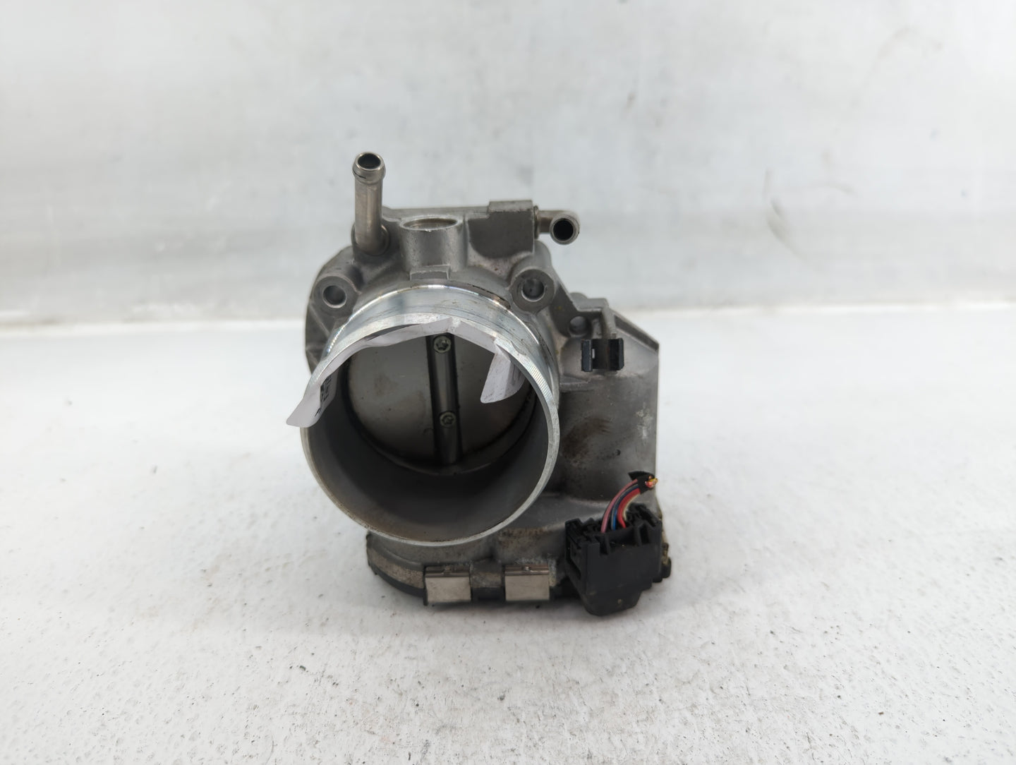 2011-2015 Kia Optima Throttle Body P/N:35100-2G700 Fits Fits 2011 2012 2013 2014 2015 2016 OEM Used Auto Parts - Oemusedauto