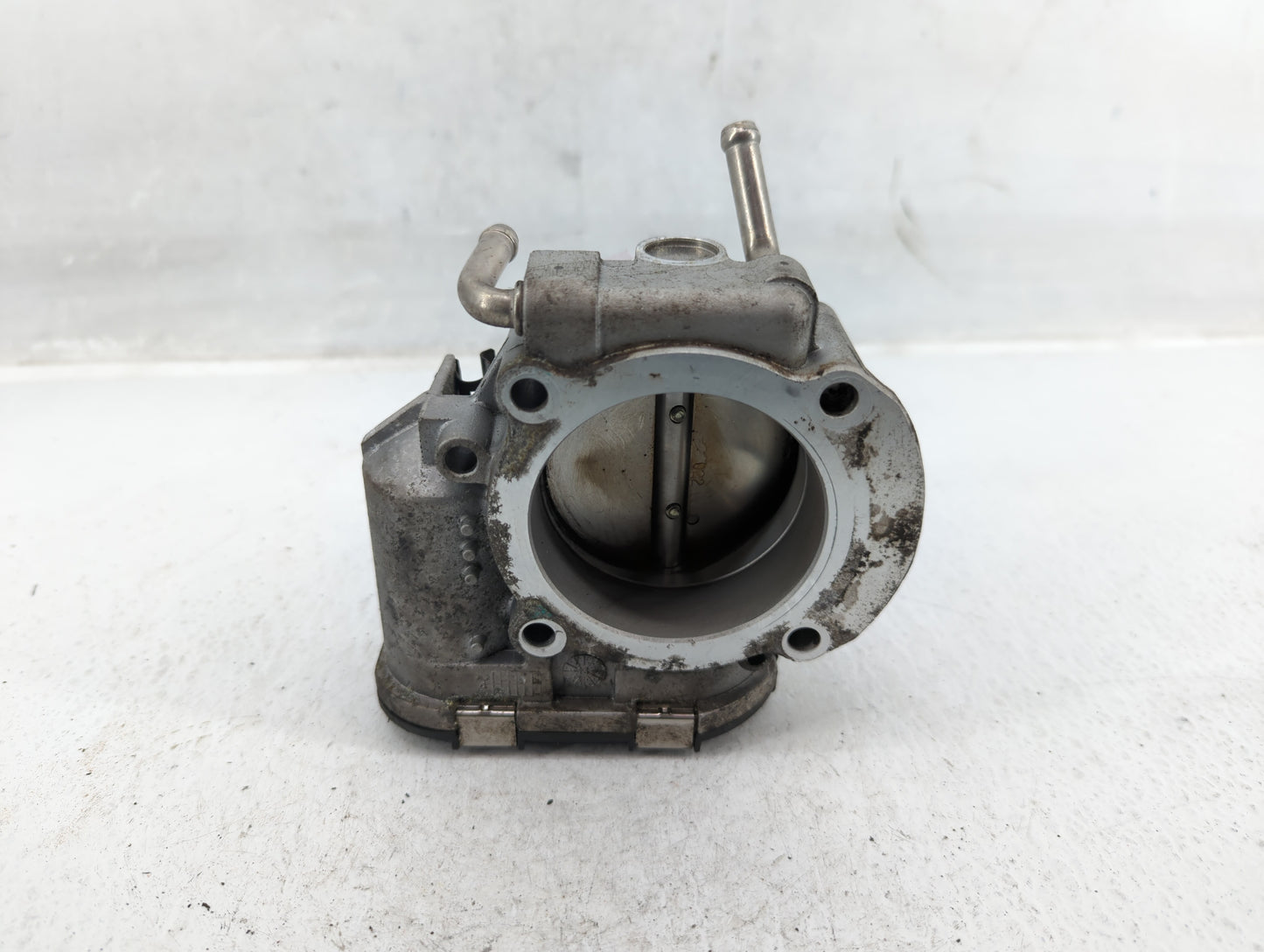 2011-2015 Kia Optima Throttle Body P/N:35100-2G700 Fits Fits 2011 2012 2013 2014 2015 2016 OEM Used Auto Parts - Oemusedauto