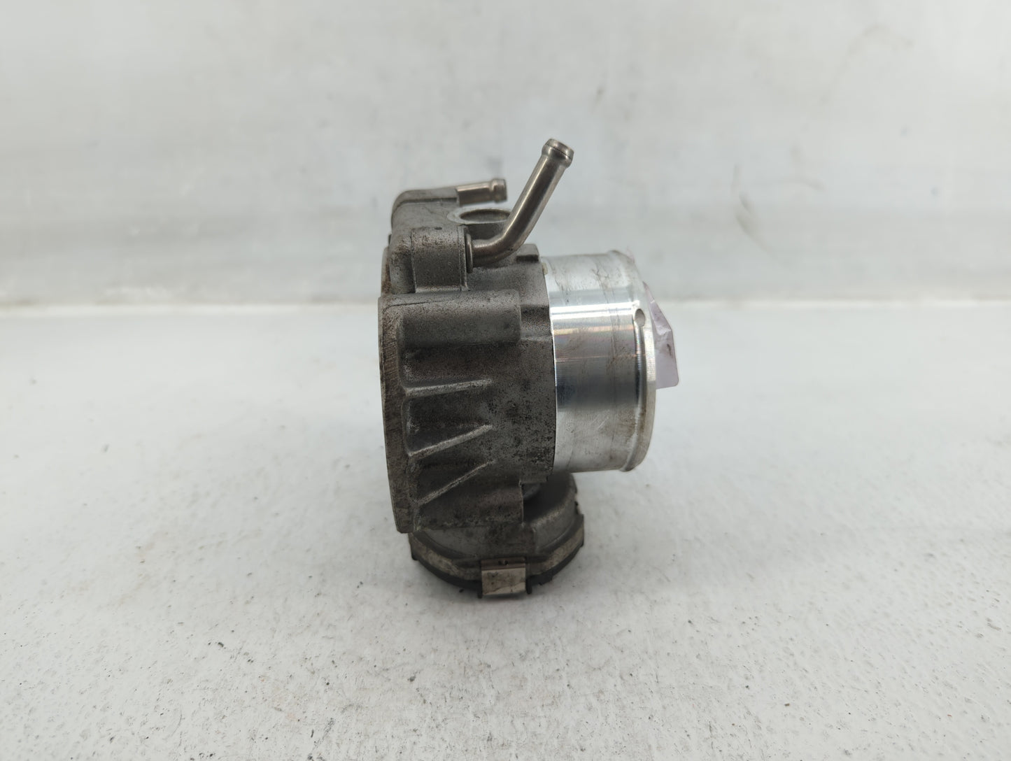 2011-2015 Kia Optima Throttle Body P/N:35100-2G700 Fits Fits 2011 2012 2013 2014 2015 2016 OEM Used Auto Parts - Oemusedauto