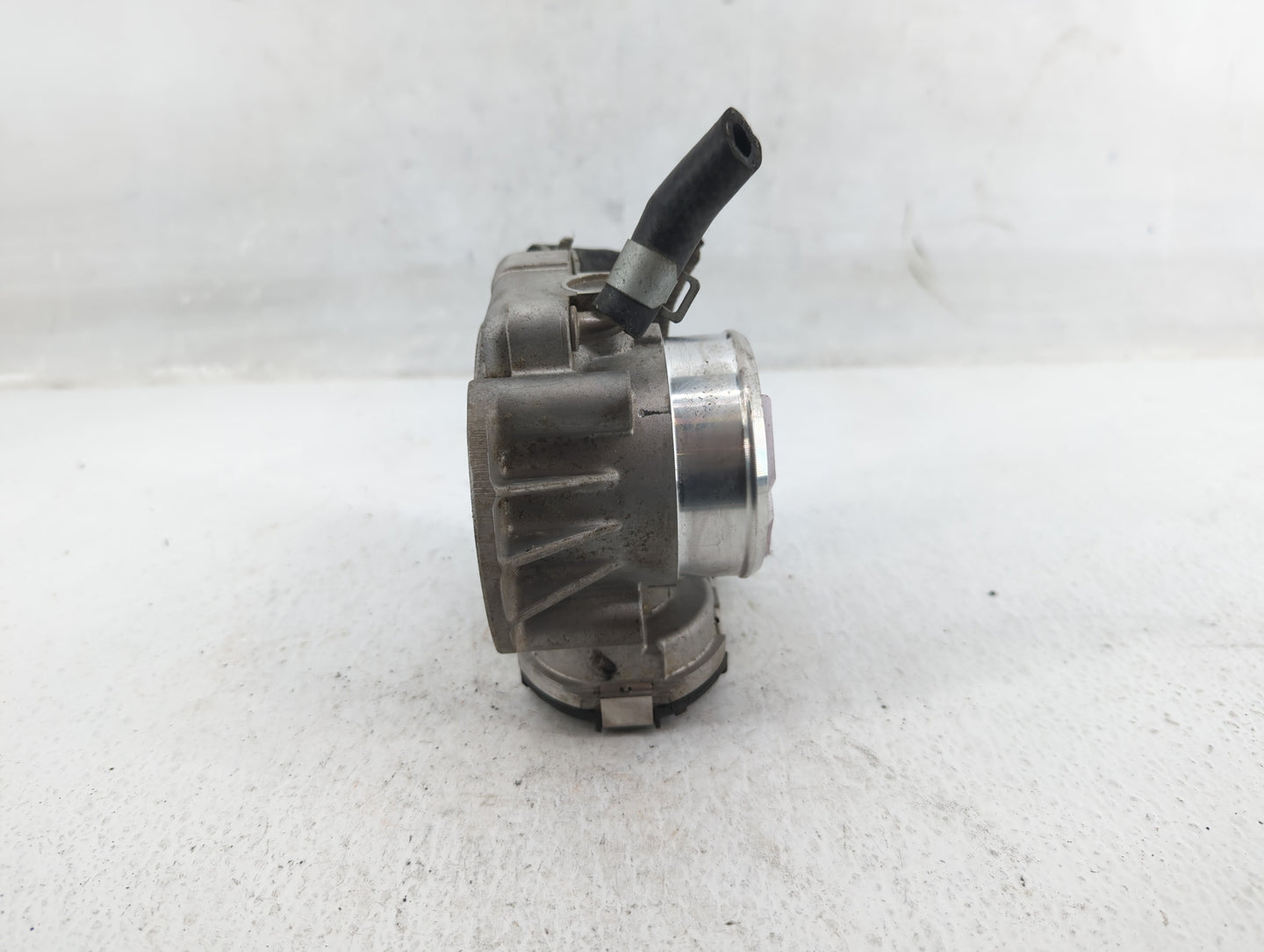 2011-2016 Kia Optima Throttle Body P/N:35100-2G800 Fits Fits 2011 2012 2013 2014 2015 2016 OEM Used Auto Parts - Oemusedauto