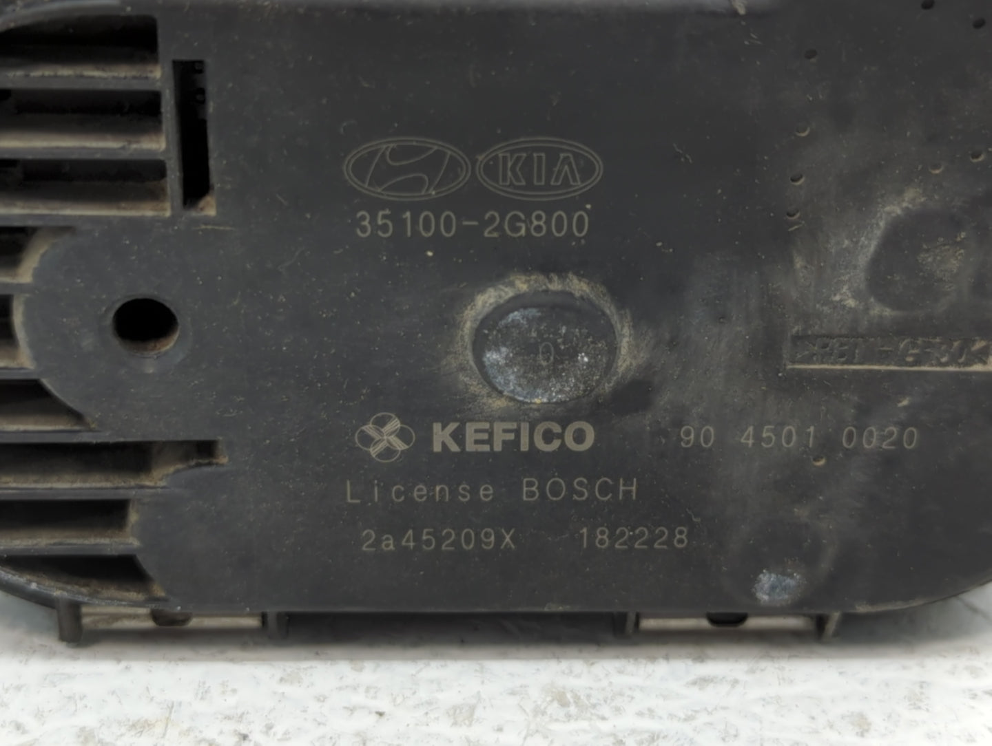 2011-2016 Kia Optima Throttle Body P/N:35100-2G800 Fits Fits 2011 2012 2013 2014 2015 2016 OEM Used Auto Parts - Oemusedauto