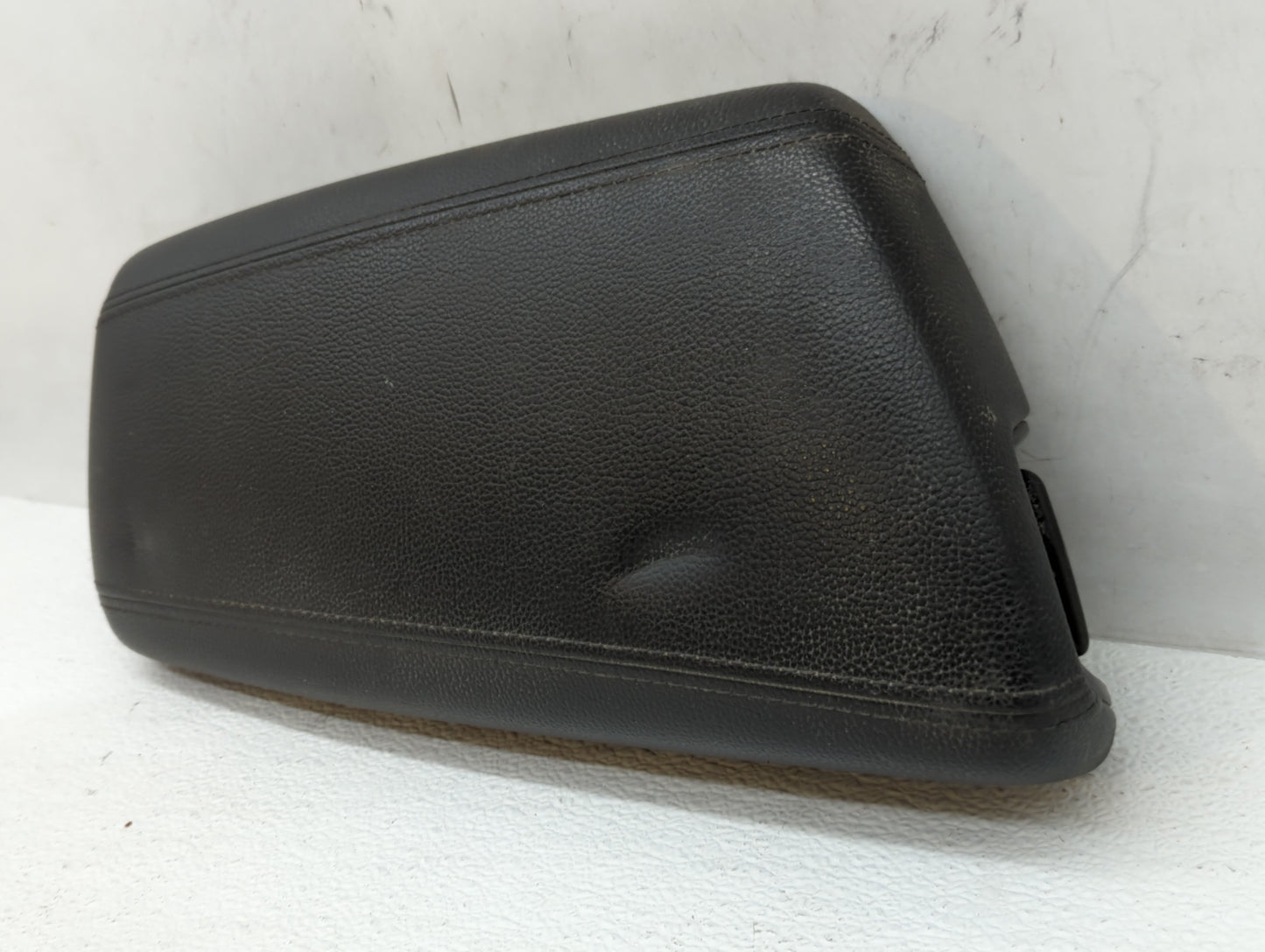 2015 Kia Optima Center Console Armrest Cover Lid Black - Oemusedautoparts1.com