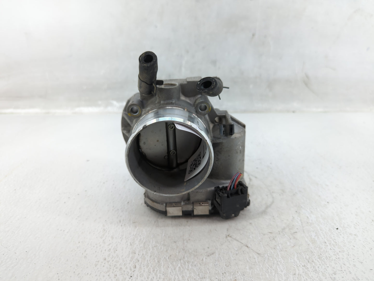2011-2015 Kia Optima Throttle Body P/N:35100-2G700 Fits Fits 2011 2012 2013 2014 2015 2016 OEM Used Auto Parts - Oemusedauto