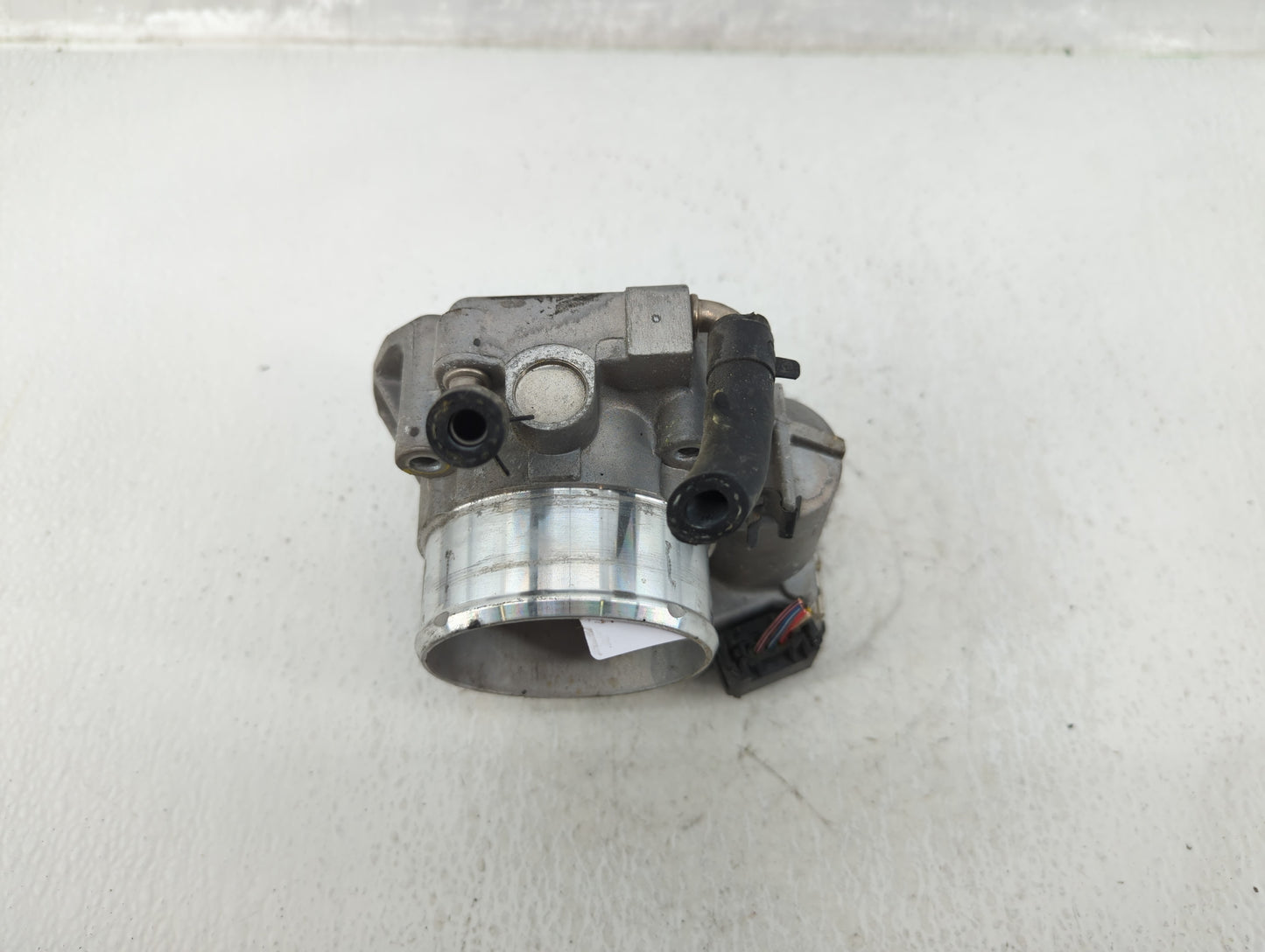 2011-2015 Kia Optima Throttle Body P/N:35100-2G700 Fits Fits 2011 2012 2013 2014 2015 2016 OEM Used Auto Parts - Oemusedauto