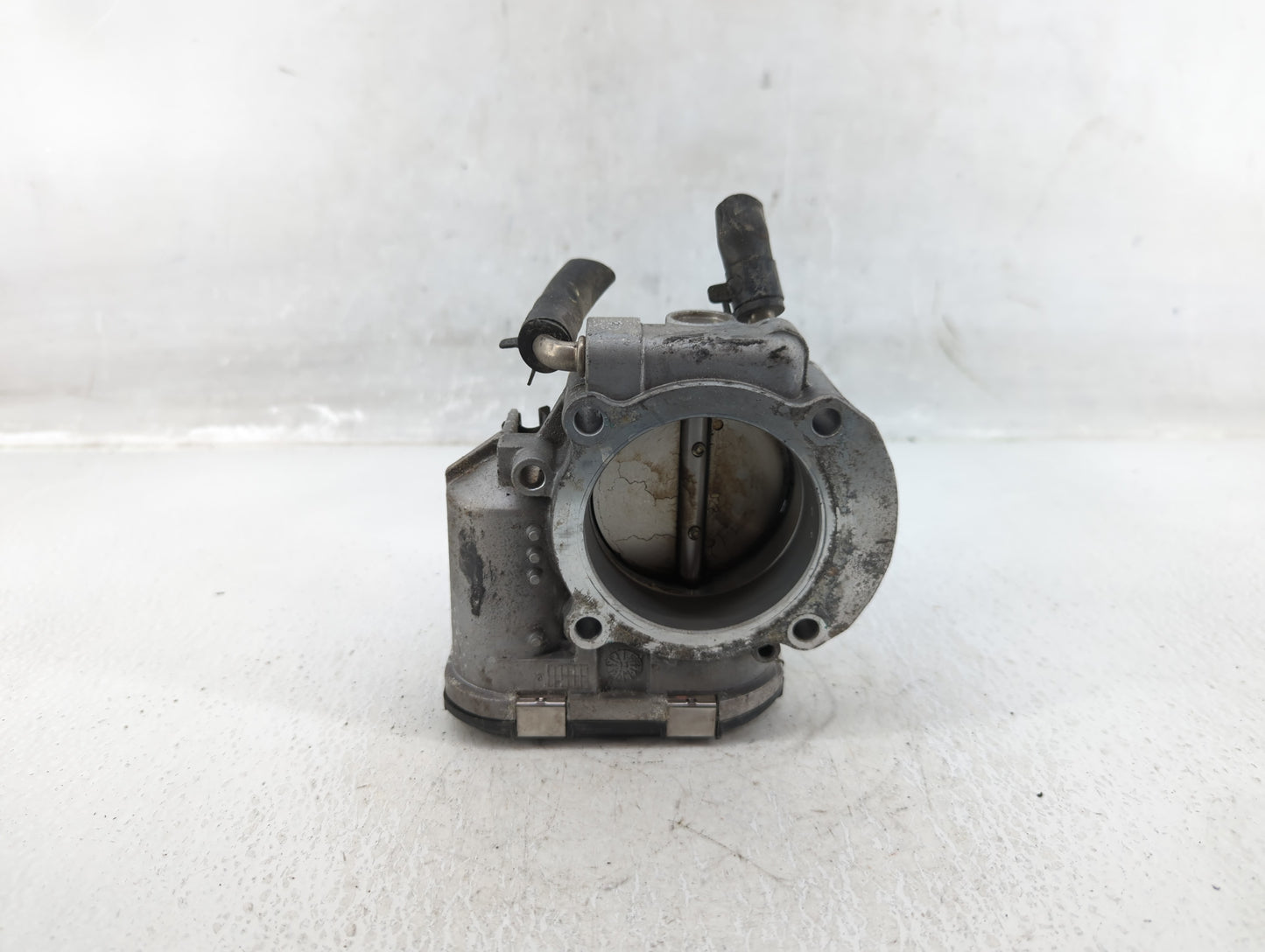 2011-2015 Kia Optima Throttle Body P/N:35100-2G700 Fits Fits 2011 2012 2013 2014 2015 2016 OEM Used Auto Parts - Oemusedauto