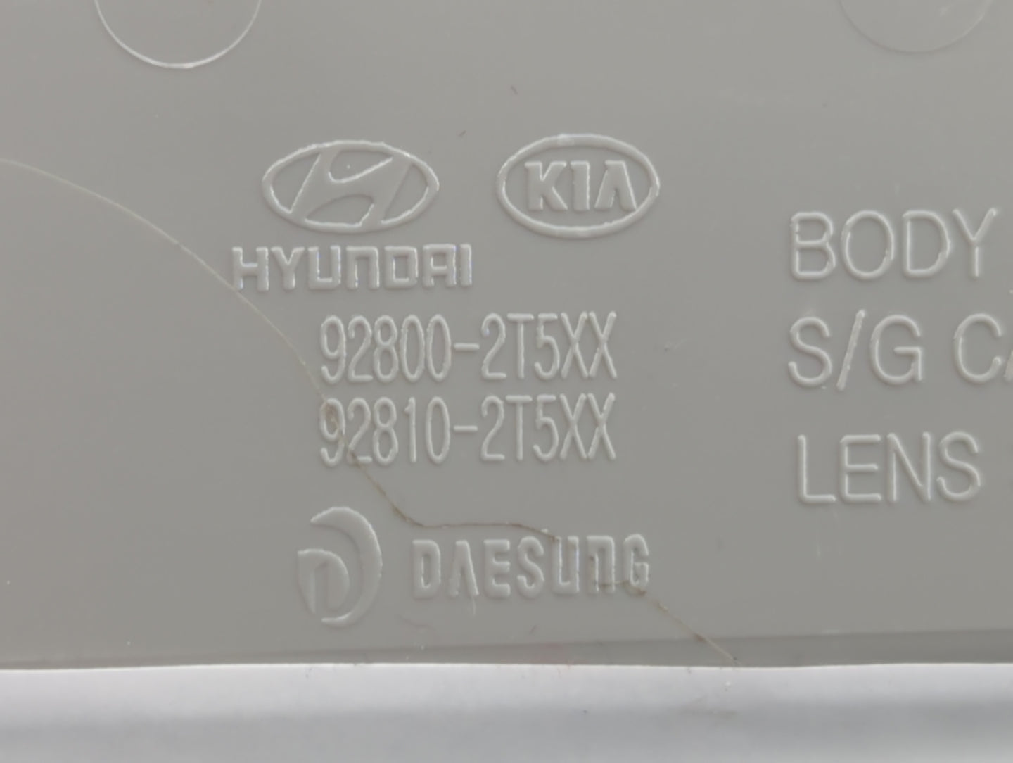 2014-2016 Kia Optima Overhead Roof Console 585839 - Oemusedautoparts1.com