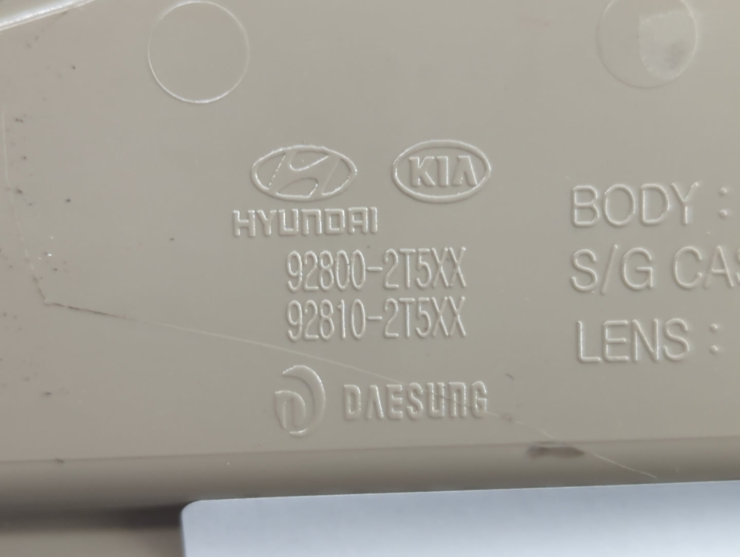 2014-2016 Kia Optima Overhead Roof Console 585841 - Oemusedautoparts1.com
