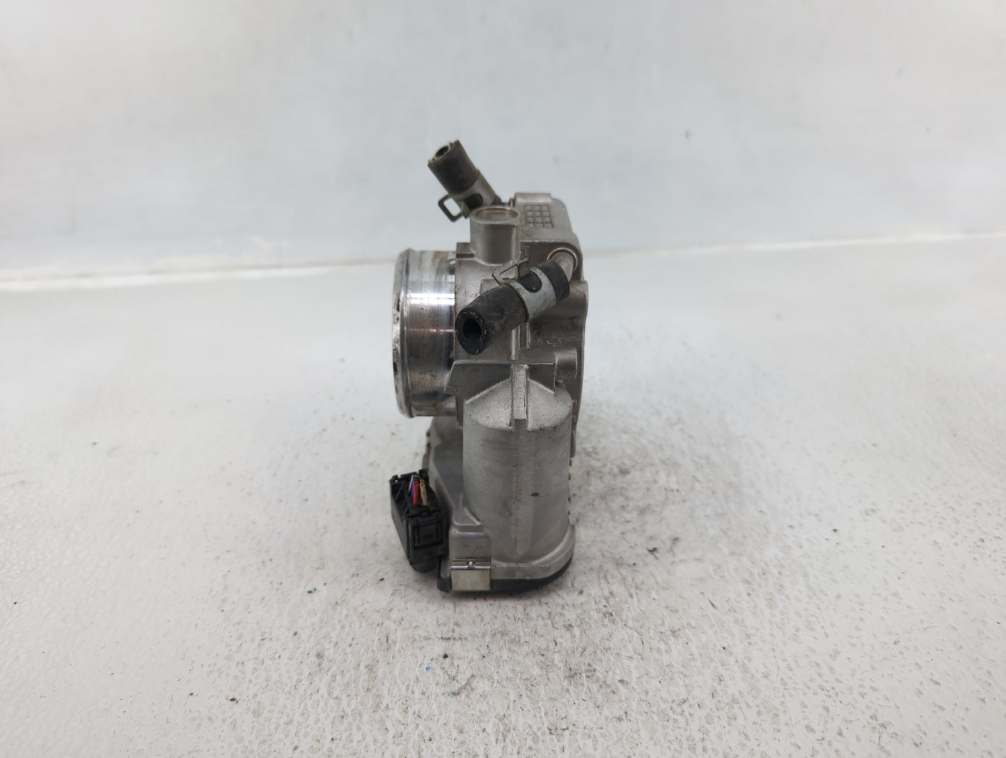 2011-2016 Kia Optima Throttle Body P/N:35100-2G800 Fits Fits 2011 2012 2013 2014 2015 2016 OEM Used Auto Parts - Oemusedauto