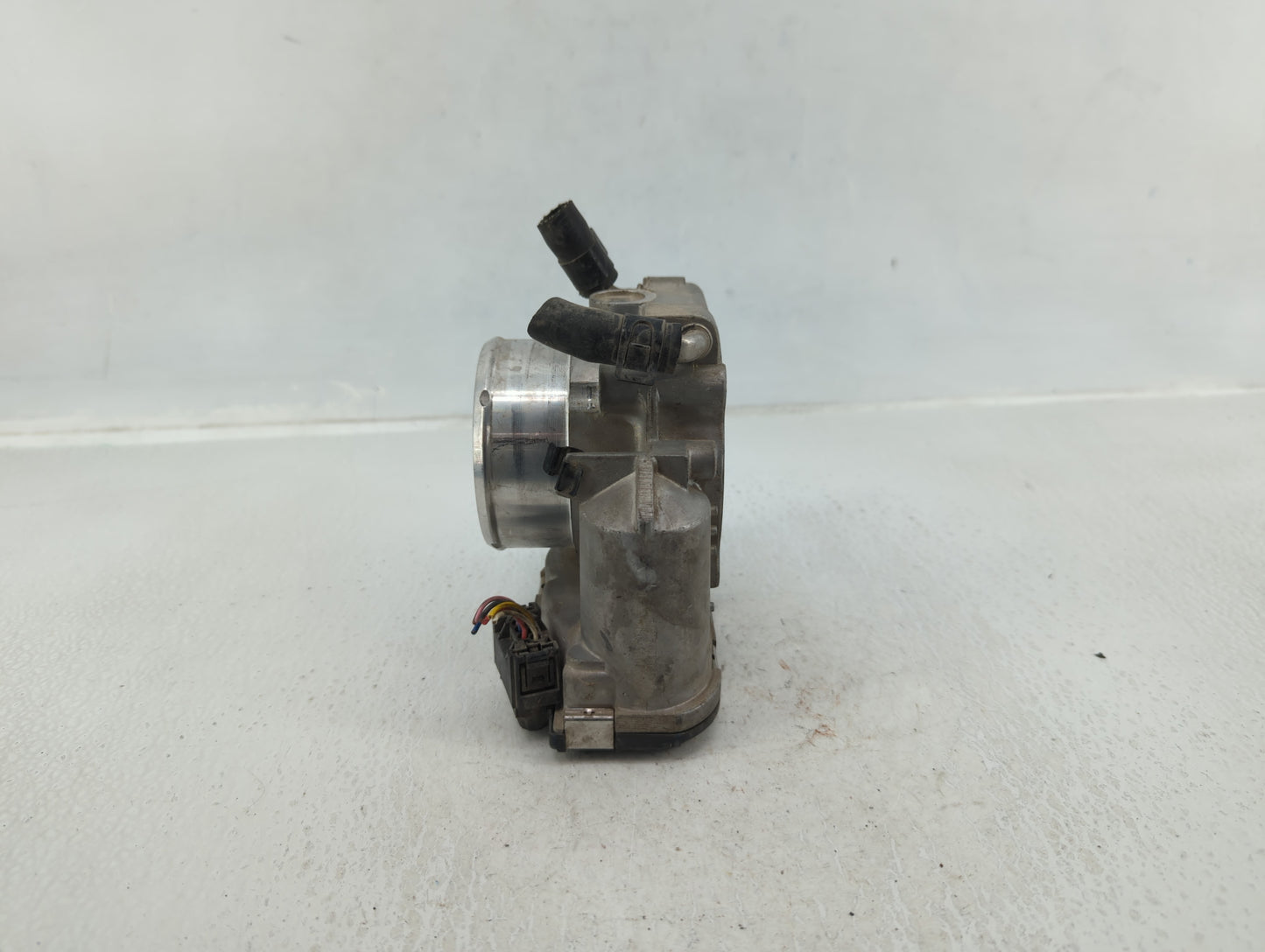 2011-2015 Kia Optima Throttle Body P/N:35100-2G700 Fits Fits 2011 2012 2013 2014 2015 2016 OEM Used Auto Parts - Oemusedauto