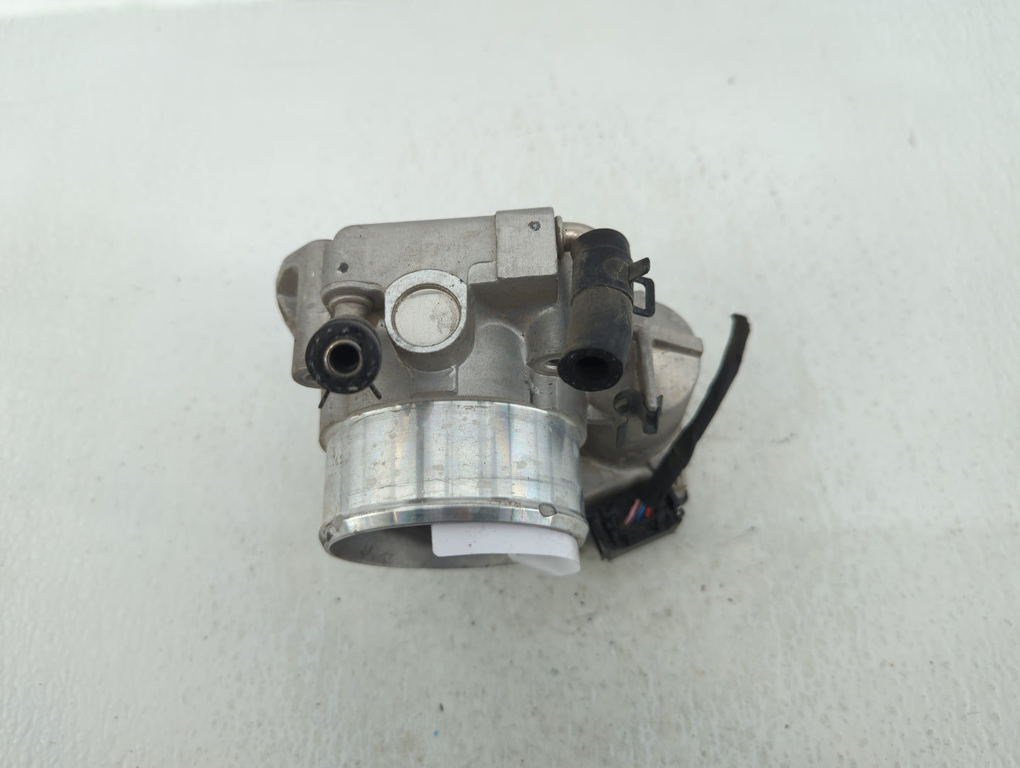 2011-2015 Kia Optima Throttle Body P/N:35100-2G700 Fits Fits 2011 2012 2013 2014 2015 2016 OEM Used Auto Parts - Oemusedauto