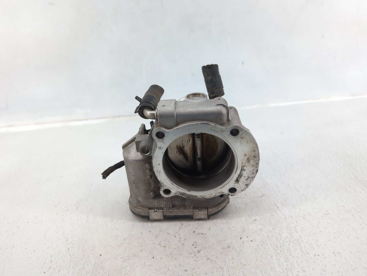 2011-2015 Kia Optima Throttle Body P/N:35100-2G700 Fits Fits 2011 2012 2013 2014 2015 2016 OEM Used Auto Parts - Oemusedauto