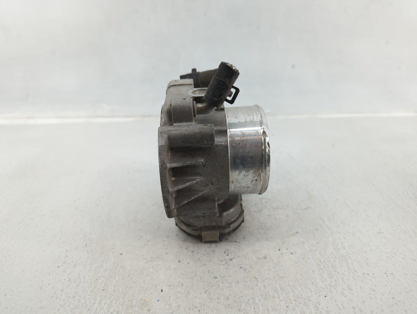 2011-2015 Kia Optima Throttle Body P/N:35100-2G700 Fits Fits 2011 2012 2013 2014 2015 2016 OEM Used Auto Parts - Oemusedauto
