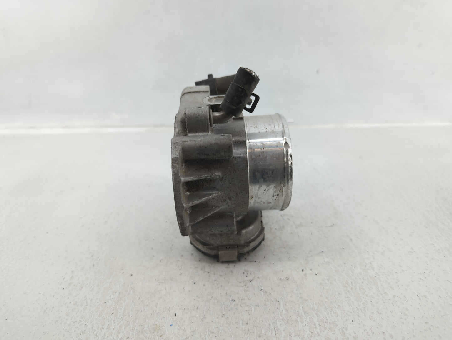 2011-2015 Kia Optima Throttle Body P/N:35100-2G700 Fits Fits 2011 2012 2013 2014 2015 2016 OEM Used Auto Parts - Oemusedauto