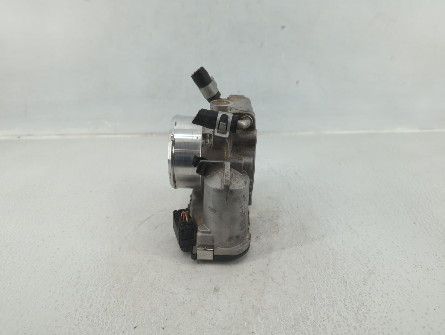 2011-2015 Kia Optima Throttle Body P/N:35100-2G700 Fits Fits 2011 2012 2013 2014 2015 2016 OEM Used Auto Parts - Oemusedauto