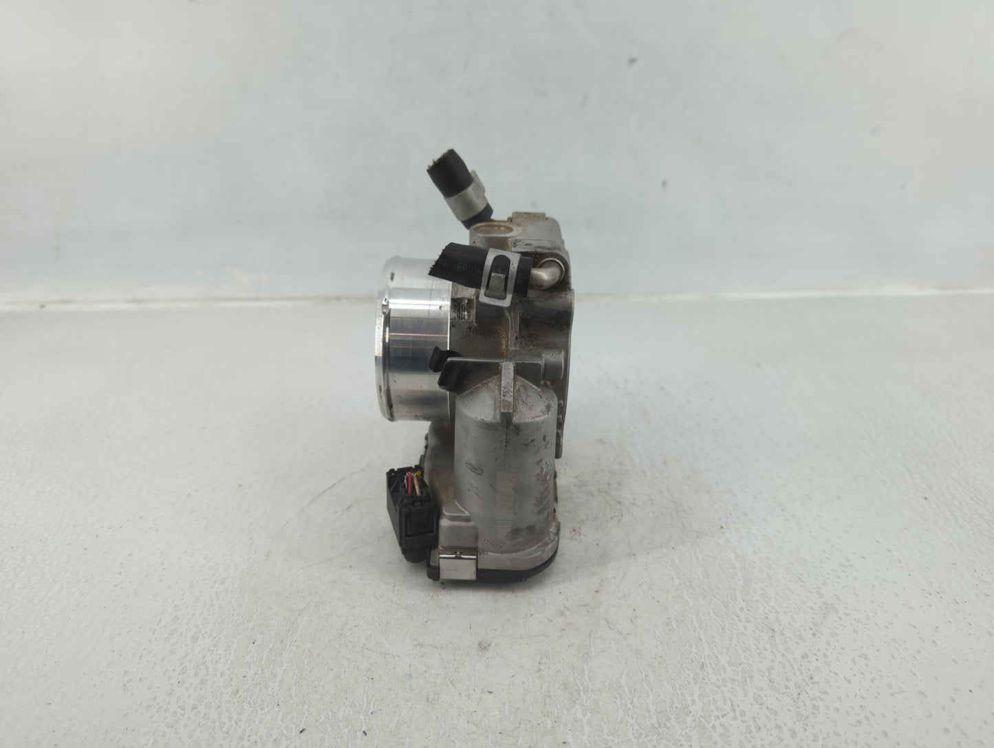 2011-2015 Kia Optima Throttle Body P/N:35100-2G700 Fits Fits 2011 2012 2013 2014 2015 2016 OEM Used Auto Parts - Oemusedauto