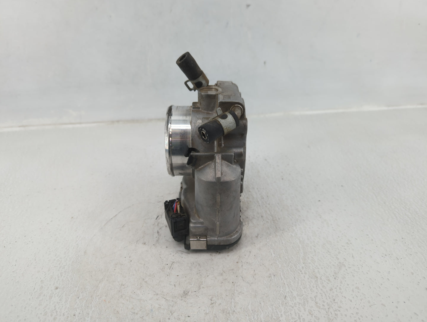 2011-2016 Kia Optima Throttle Body P/N:35100-2G800 Fits Fits 2011 2012 2013 2014 2015 2016 OEM Used Auto Parts - Oemusedauto
