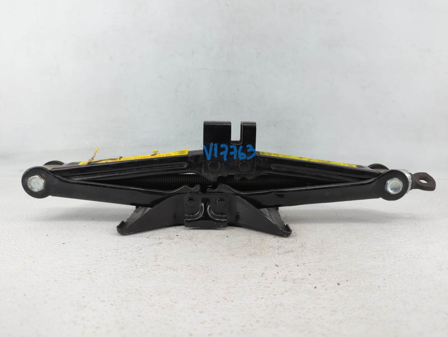 2015 Kia Optima Spare Scissor Car Jack - Oemusedautoparts1.com