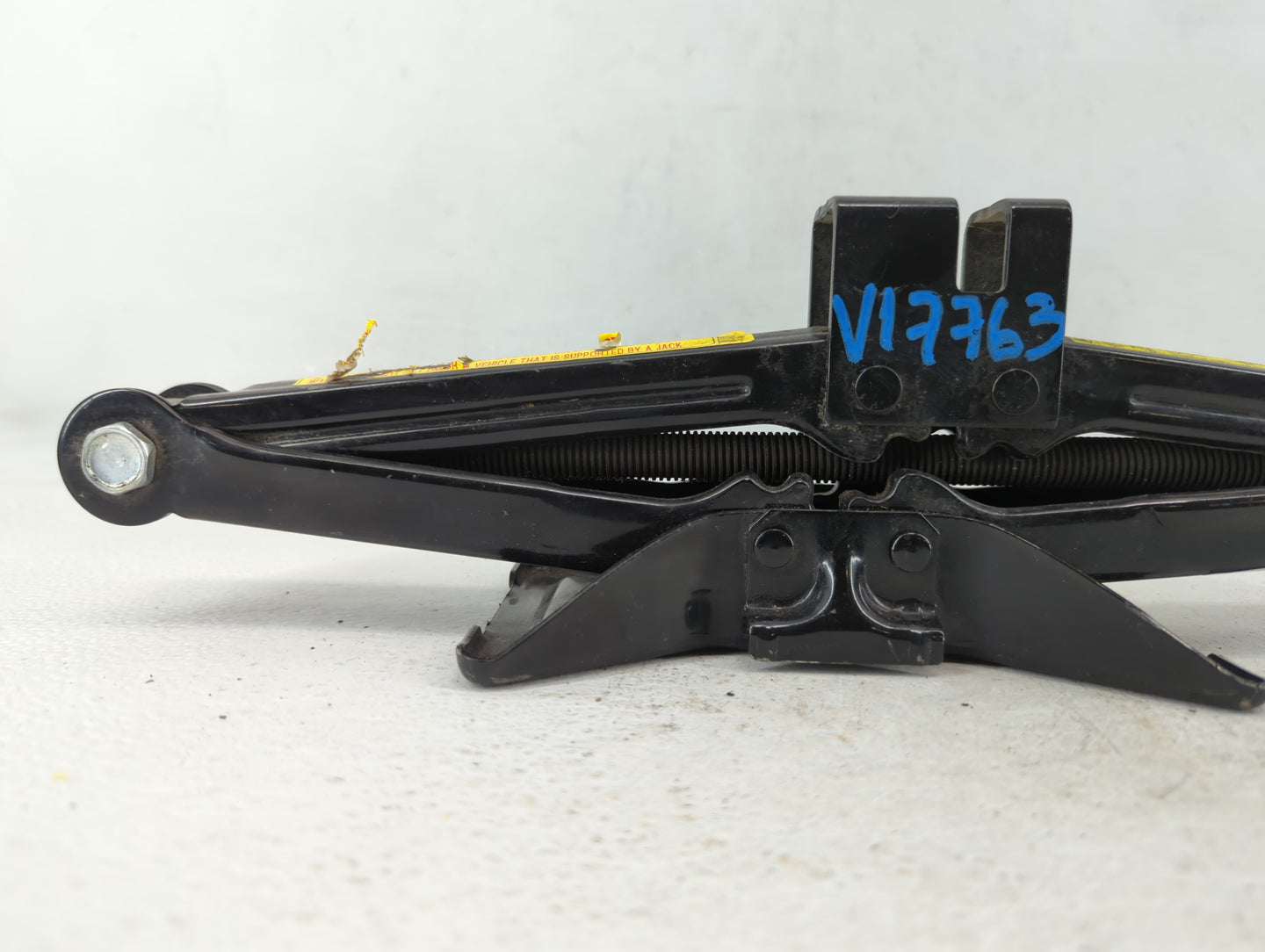 2015 Kia Optima Spare Scissor Car Jack - Oemusedautoparts1.com