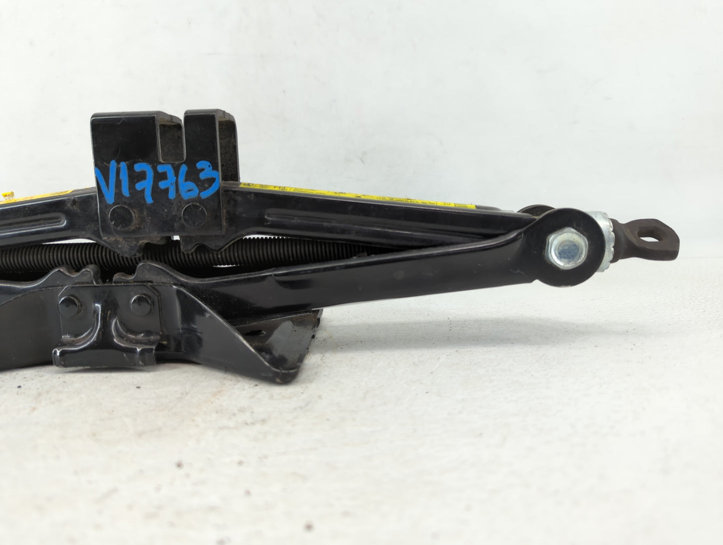 2015 Kia Optima Spare Scissor Car Jack - Oemusedautoparts1.com