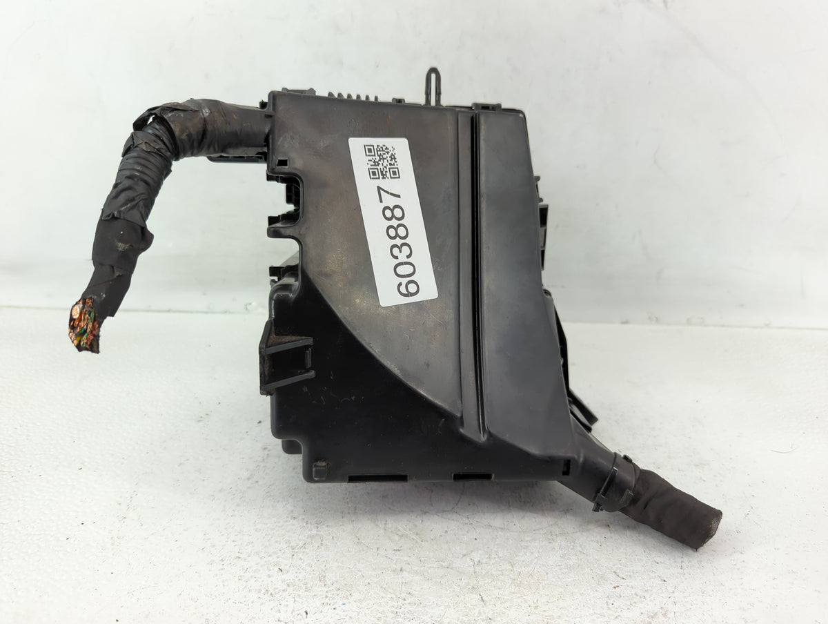 2014-2015 Kia Optima Fusebox Fuse Box Panel Relay Module P/N:91955-2T730QQK 91955-2T730 Fits Fits 2014 2015 OEM Used Auto Pa