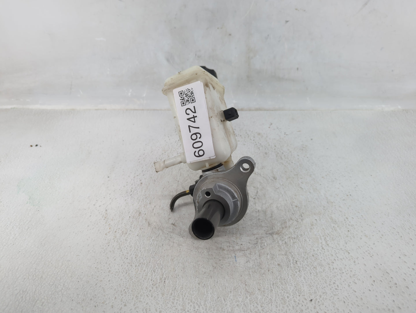 2013-2015 Kia Optima Brake Master Cylinder - Oemusedautoparts1.com