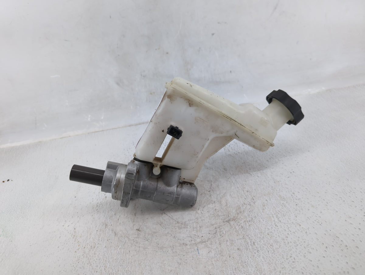 2013-2015 Kia Optima Brake Master Cylinder 609742 - Oemusedautoparts1.com