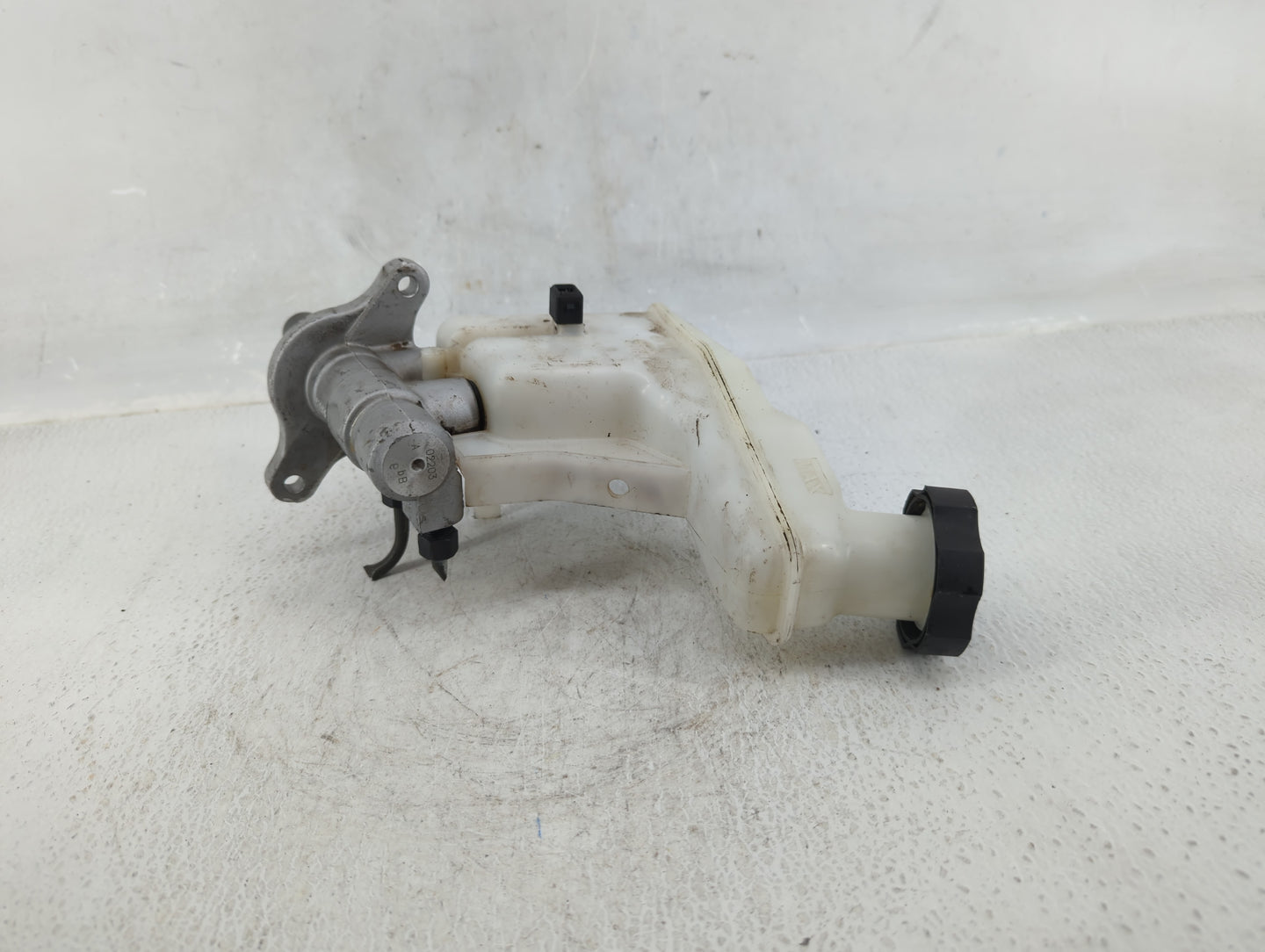 2013-2015 Kia Optima Brake Master Cylinder - Oemusedautoparts1.com