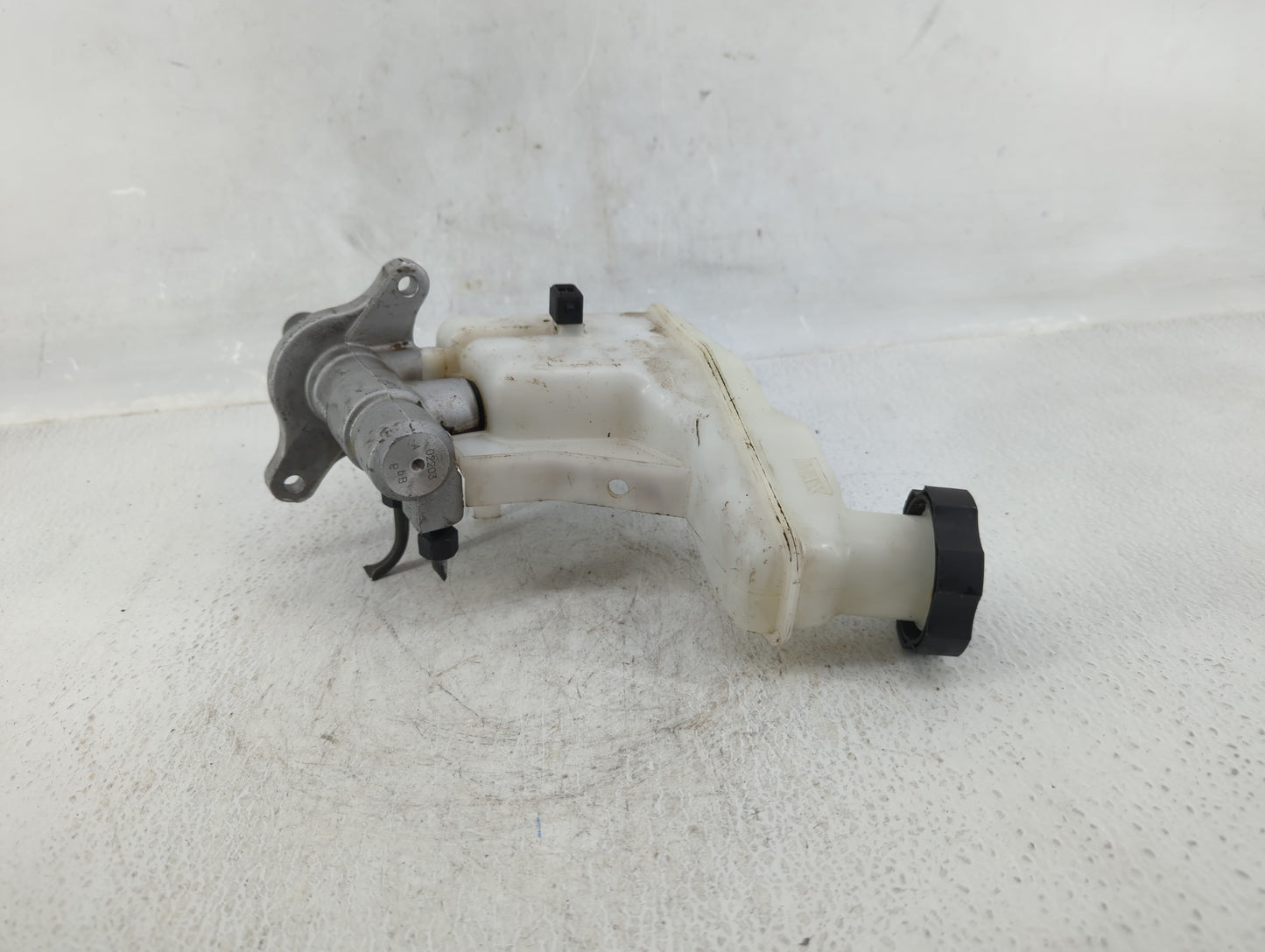 2013-2015 Kia Optima Brake Master Cylinder - Oemusedautoparts1.com
