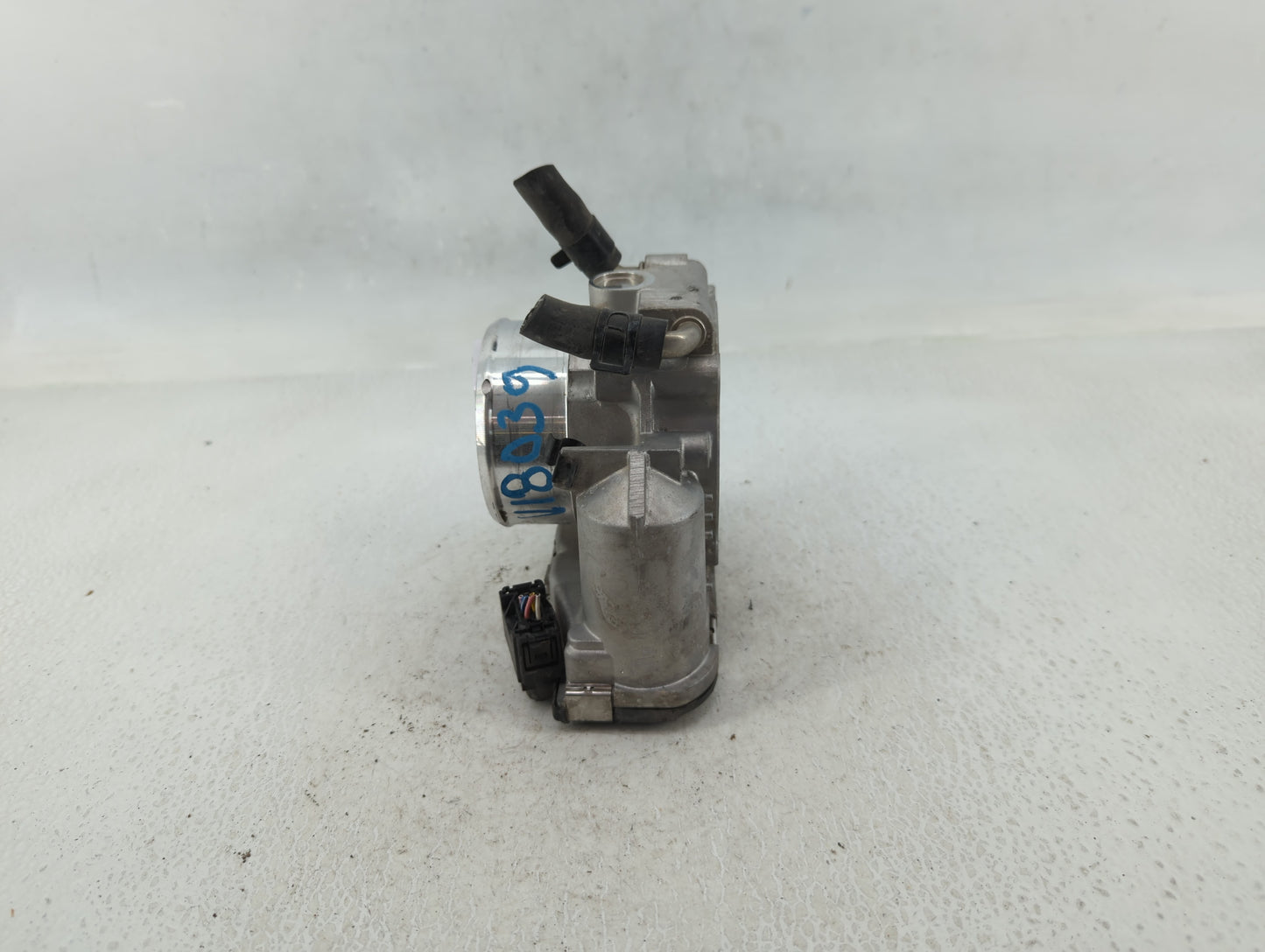 2011-2015 Kia Optima Throttle Body P/N:35100-2G700 Fits Fits 2011 2012 2013 2014 2015 2016 OEM Used Auto Parts - Oemusedauto