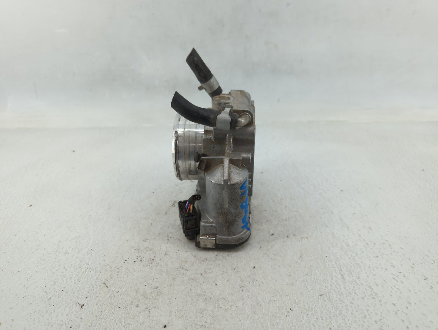 2011-2015 Kia Optima Throttle Body P/N:35100-2G700 Fits Fits 2011 2012 2013 2014 2015 2016 OEM Used Auto Parts - Oemusedauto