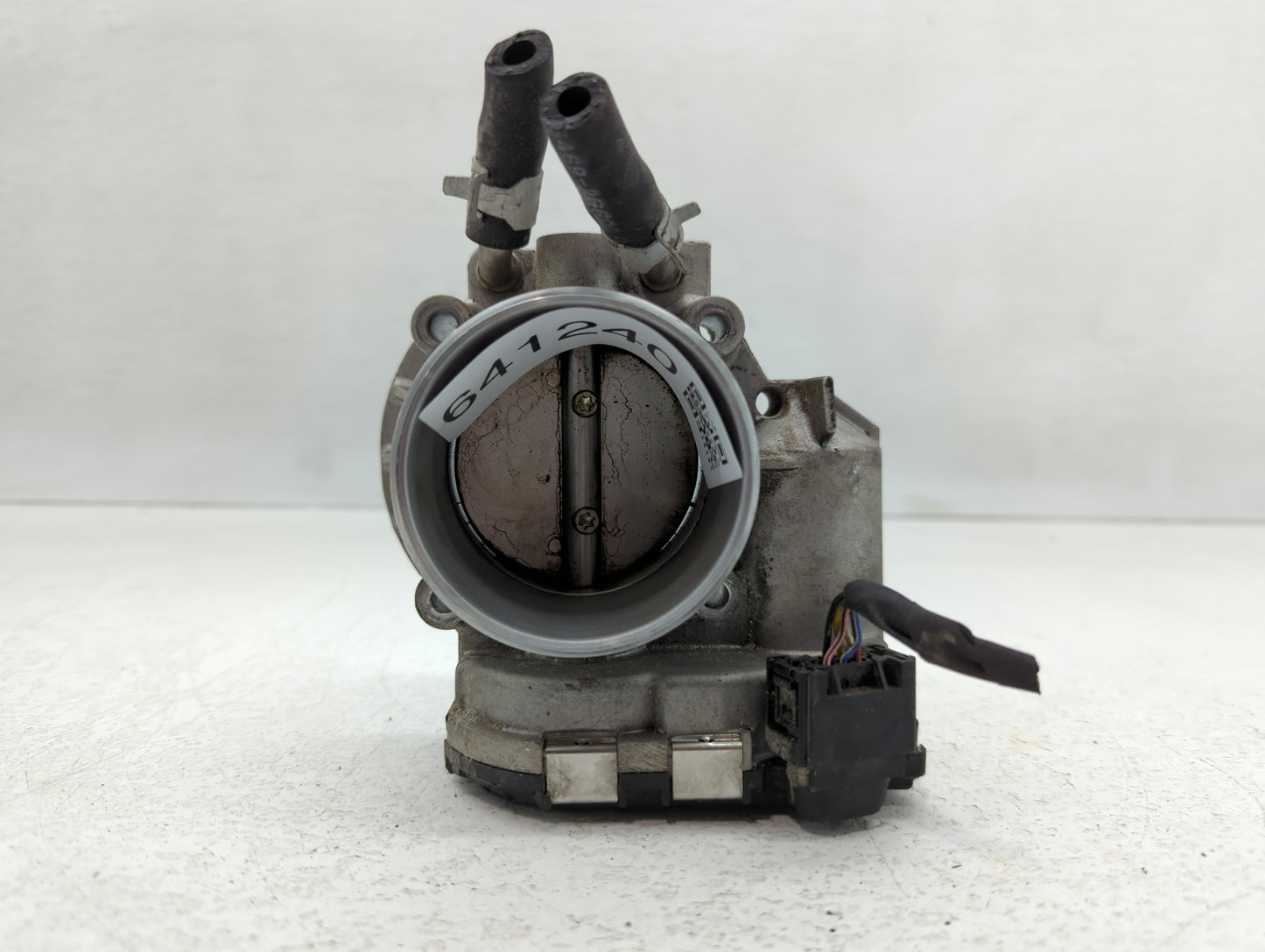2011-2015 Kia Optima Throttle Body P/N:35100-2G710 Fits Fits 2011 2012 2013 2014 2015 2016 OEM Used Auto Parts - Oemusedauto