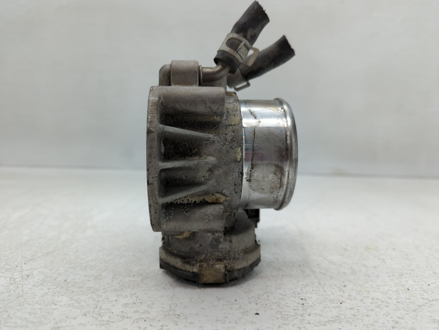 2011-2015 Kia Optima Throttle Body P/N:35100-2G710 Fits Fits 2011 2012 2013 2014 2015 2016 OEM Used Auto Parts - Oemusedauto