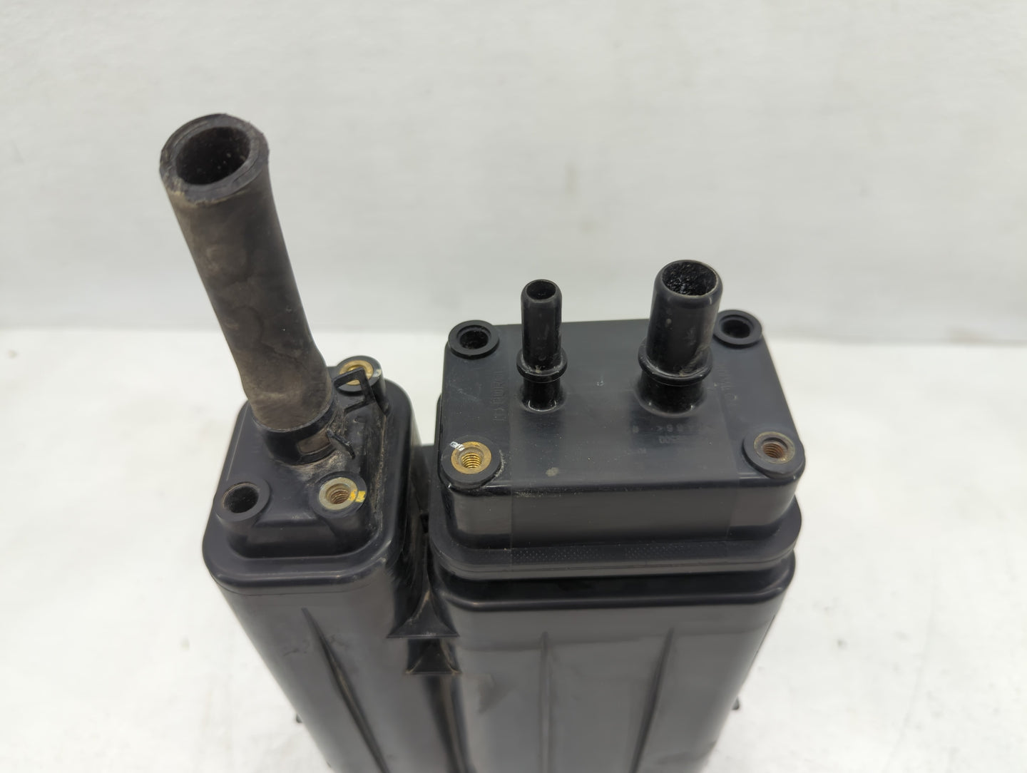 2015 Kia Optima Fuel Vapor Charcoal Canister 641542 - Oemusedautoparts1.com
