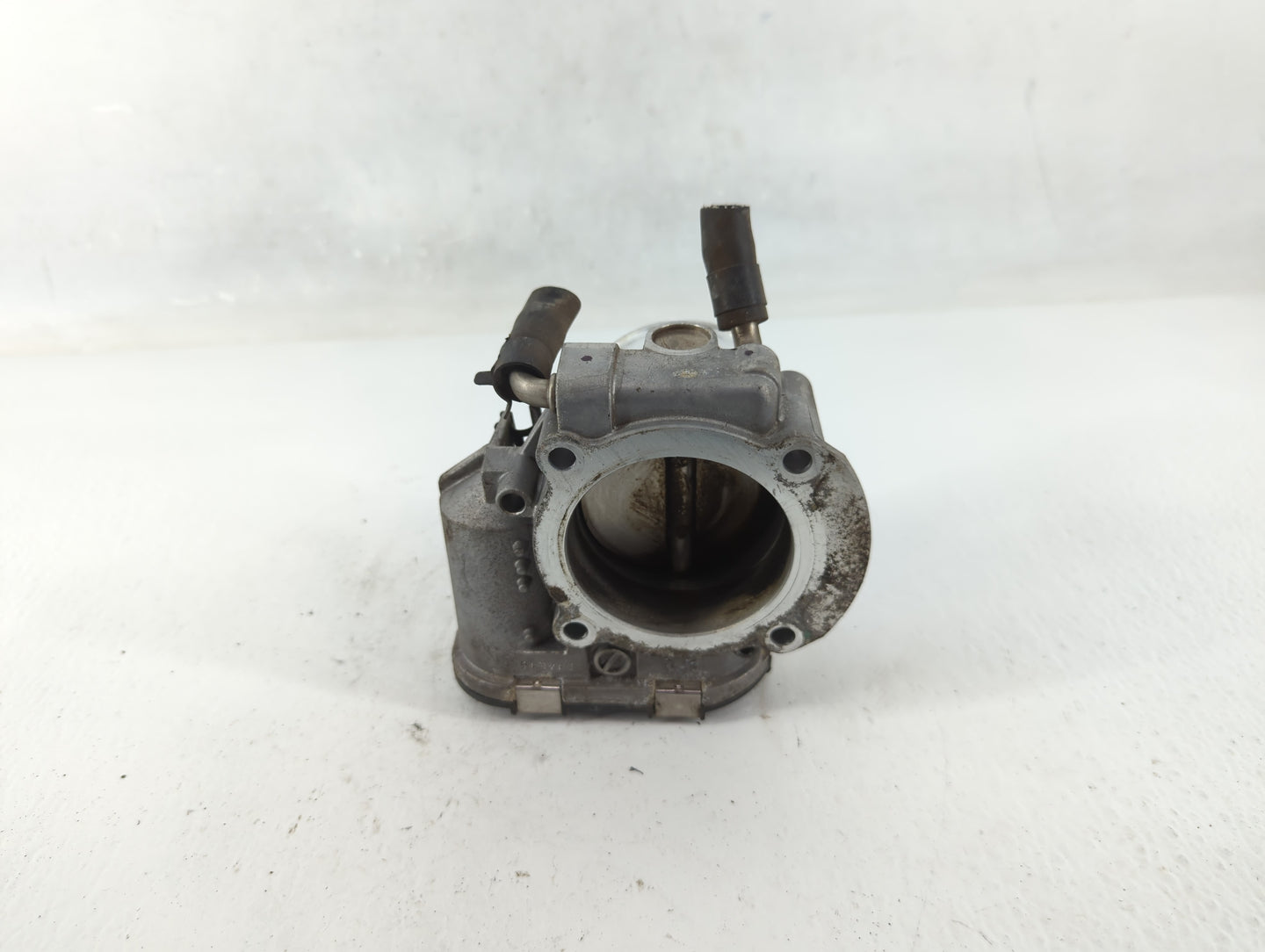 2011-2015 Kia Optima Throttle Body P/N:35100-2G700 Fits Fits 2011 2012 2013 2014 2015 2016 OEM Used Auto Parts - Oemusedauto