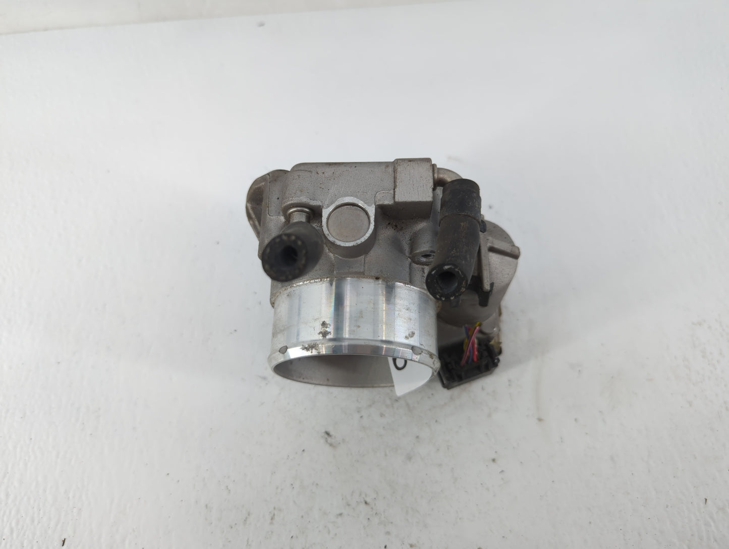 2011-2015 Kia Optima Throttle Body P/N:35100-2G700 Fits Fits 2011 2012 2013 2014 2015 2016 OEM Used Auto Parts - Oemusedauto