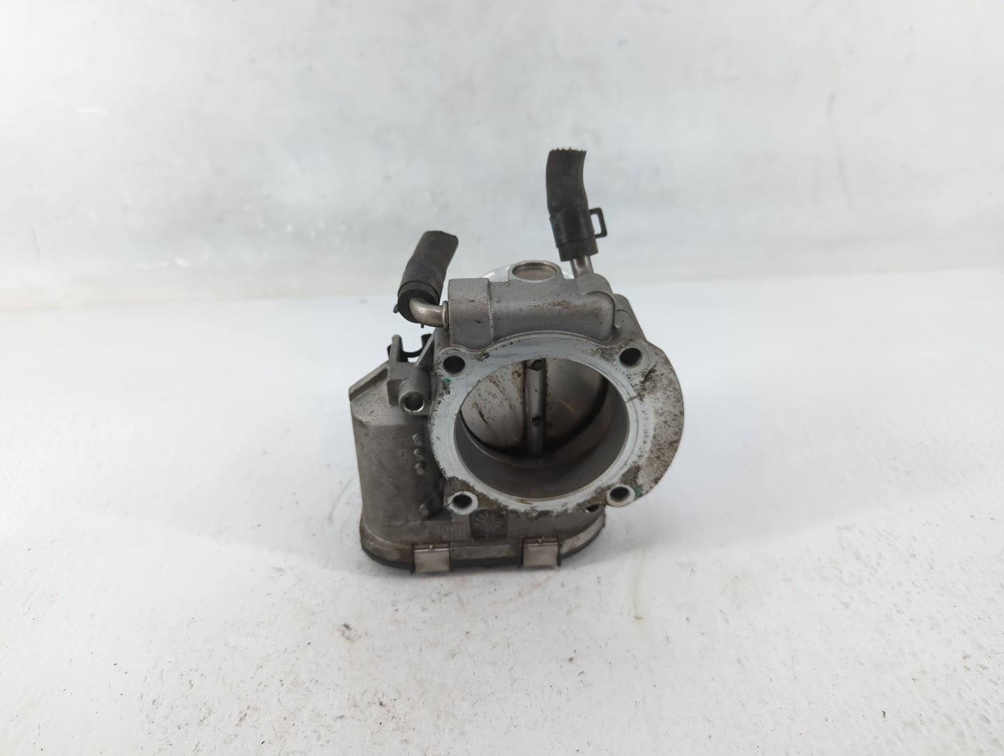 2011-2015 Kia Optima Throttle Body P/N:35100-2G700 Fits Fits 2011 2012 2013 2014 2015 2016 OEM Used Auto Parts - Oemusedauto