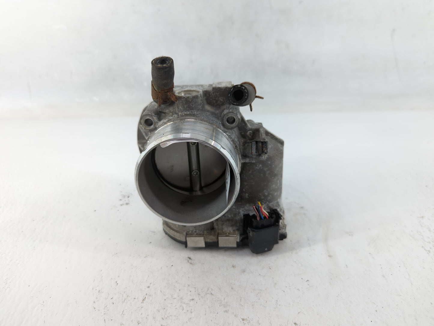 2011-2015 Kia Optima Throttle Body P/N:35100-2G700 Fits Fits 2011 2012 2013 2014 2015 2016 OEM Used Auto Parts - Oemusedauto
