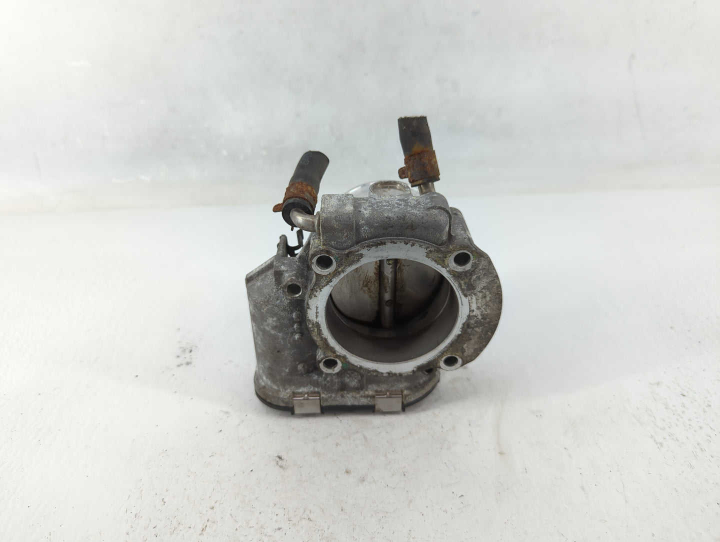 2011-2015 Kia Optima Throttle Body P/N:35100-2G700 Fits Fits 2011 2012 2013 2014 2015 2016 OEM Used Auto Parts - Oemusedauto