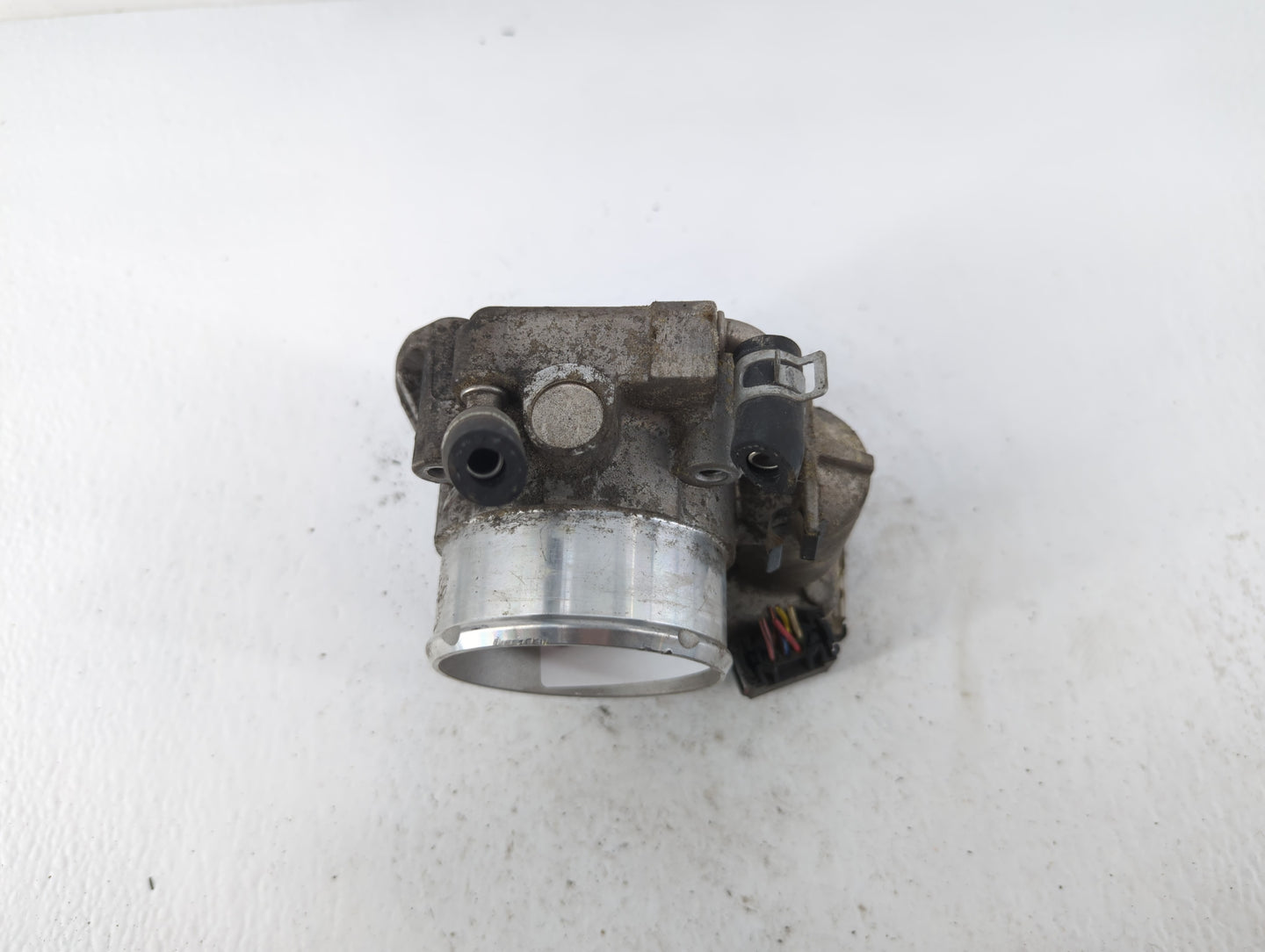 2011-2015 Kia Optima Throttle Body P/N:35100-2G700 Fits Fits 2011 2012 2013 2014 2015 2016 OEM Used Auto Parts - Oemusedauto