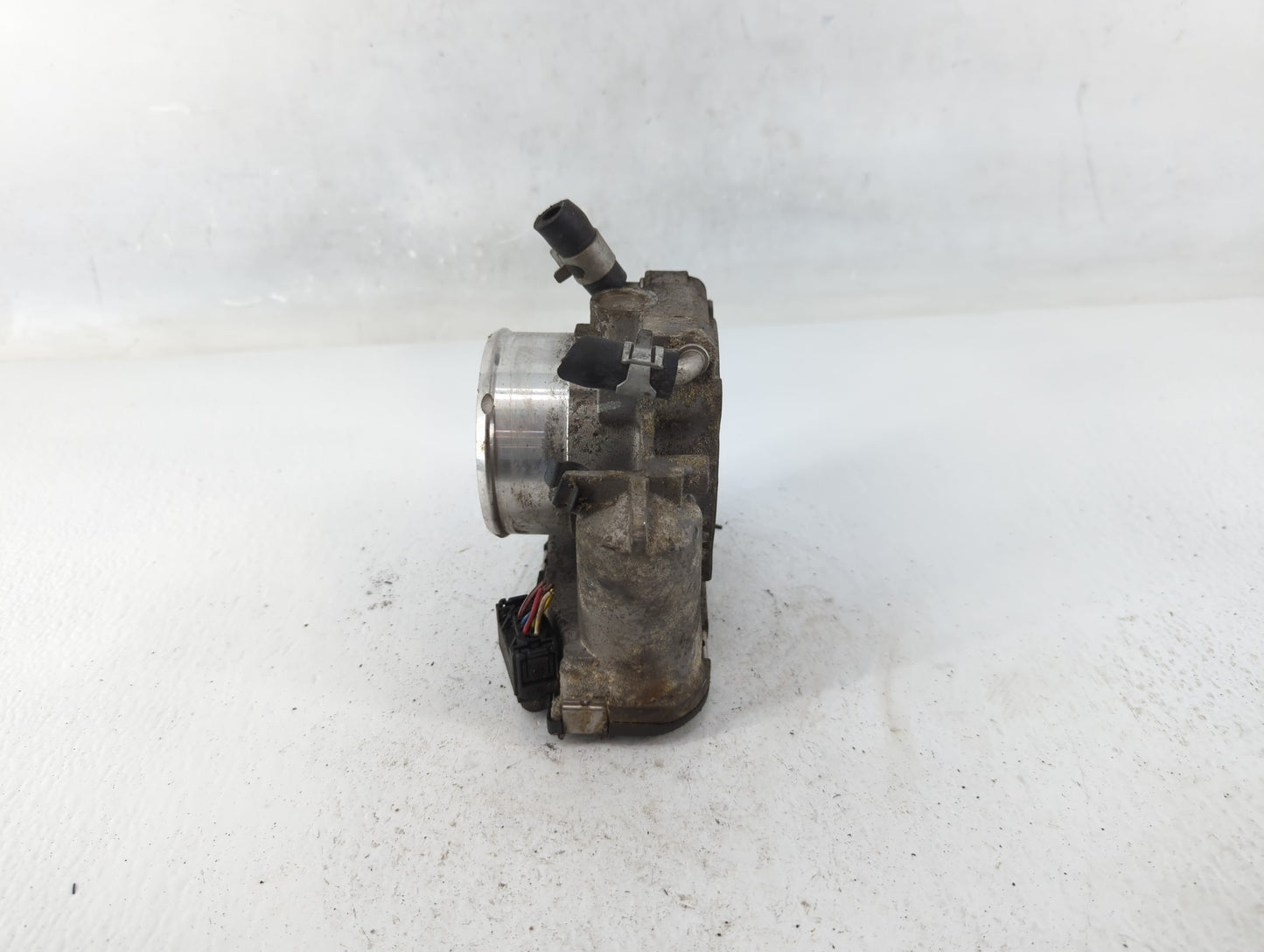 2011-2015 Kia Optima Throttle Body P/N:35100-2G700 Fits Fits 2011 2012 2013 2014 2015 2016 OEM Used Auto Parts - Oemusedauto
