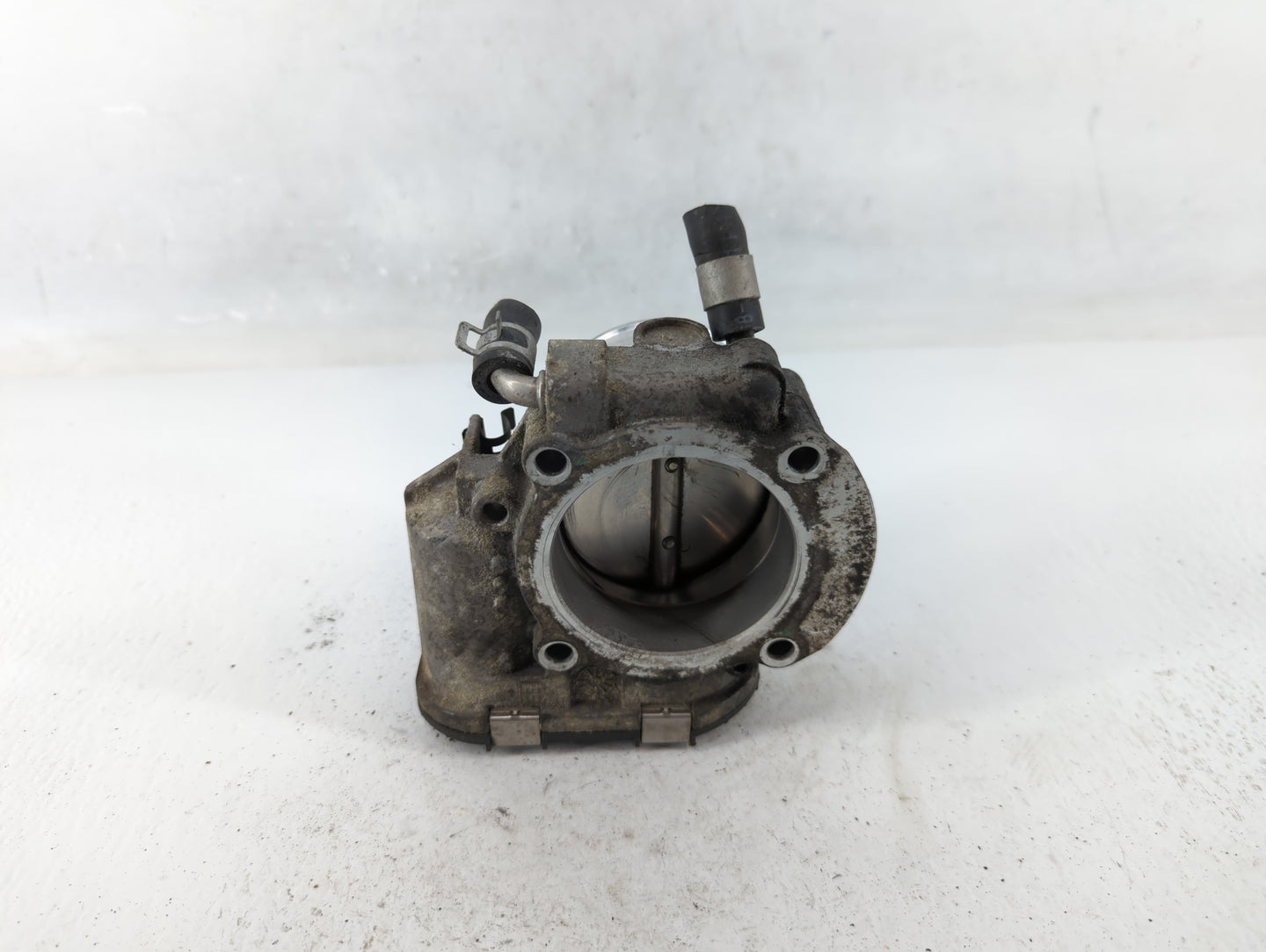 2011-2015 Kia Optima Throttle Body P/N:35100-2G700 Fits Fits 2011 2012 2013 2014 2015 2016 OEM Used Auto Parts - Oemusedauto