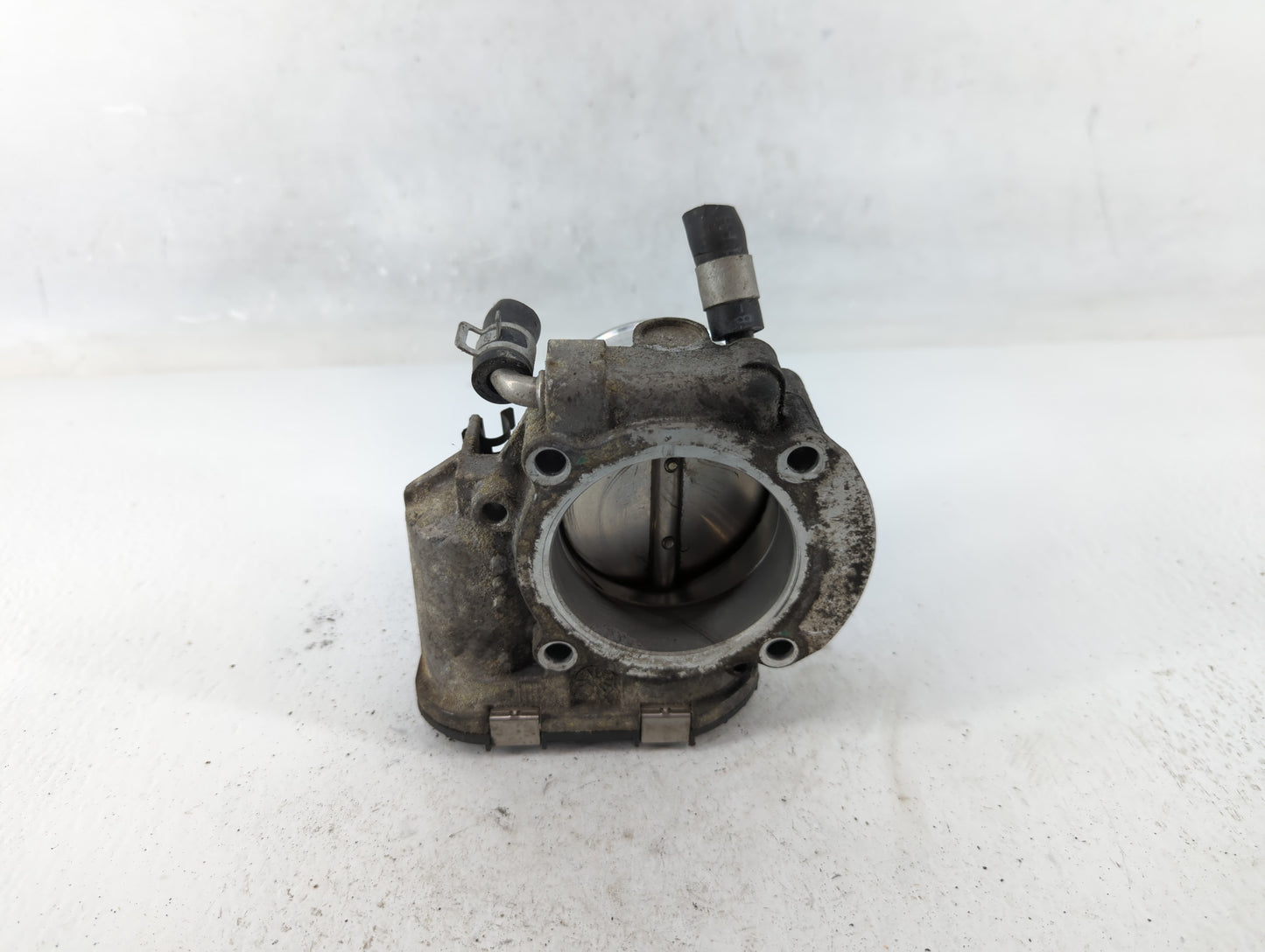 2011-2015 Kia Optima Throttle Body P/N:35100-2G700 Fits Fits 2011 2012 2013 2014 2015 2016 OEM Used Auto Parts - Oemusedauto