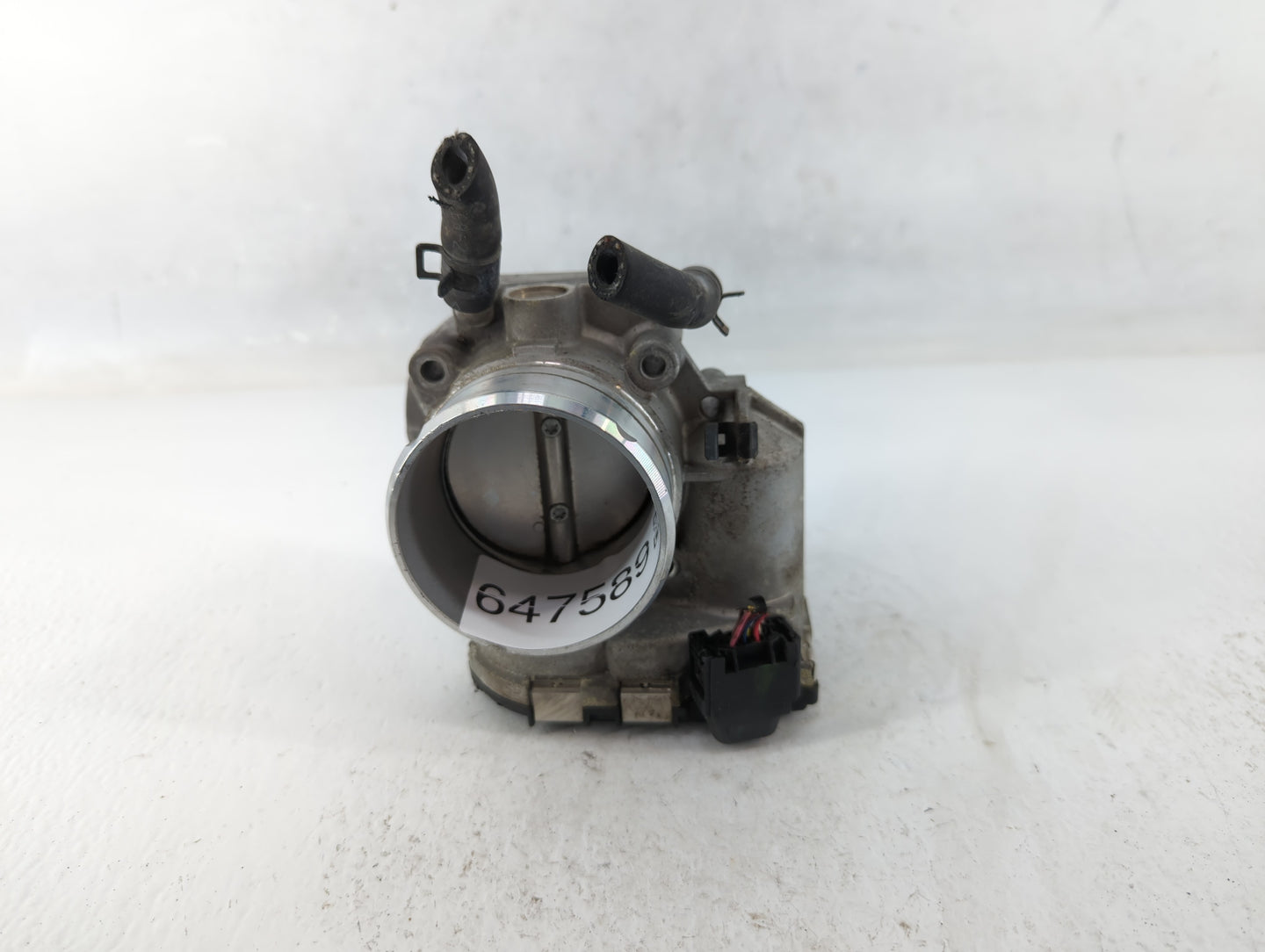 2011-2015 Kia Optima Throttle Body P/N:35100-2G700 Fits Fits 2011 2012 2013 2014 2015 2016 OEM Used Auto Parts - Oemusedauto