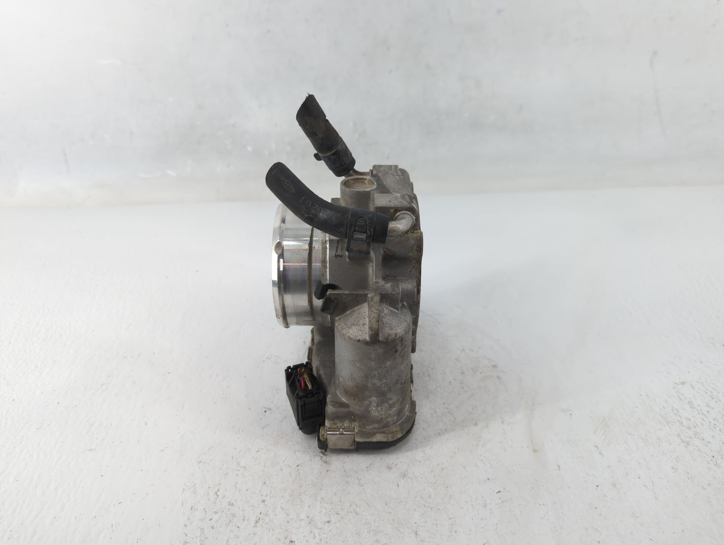 2011-2015 Kia Optima Throttle Body P/N:35100-2G700 Fits Fits 2011 2012 2013 2014 2015 2016 OEM Used Auto Parts - Oemusedauto