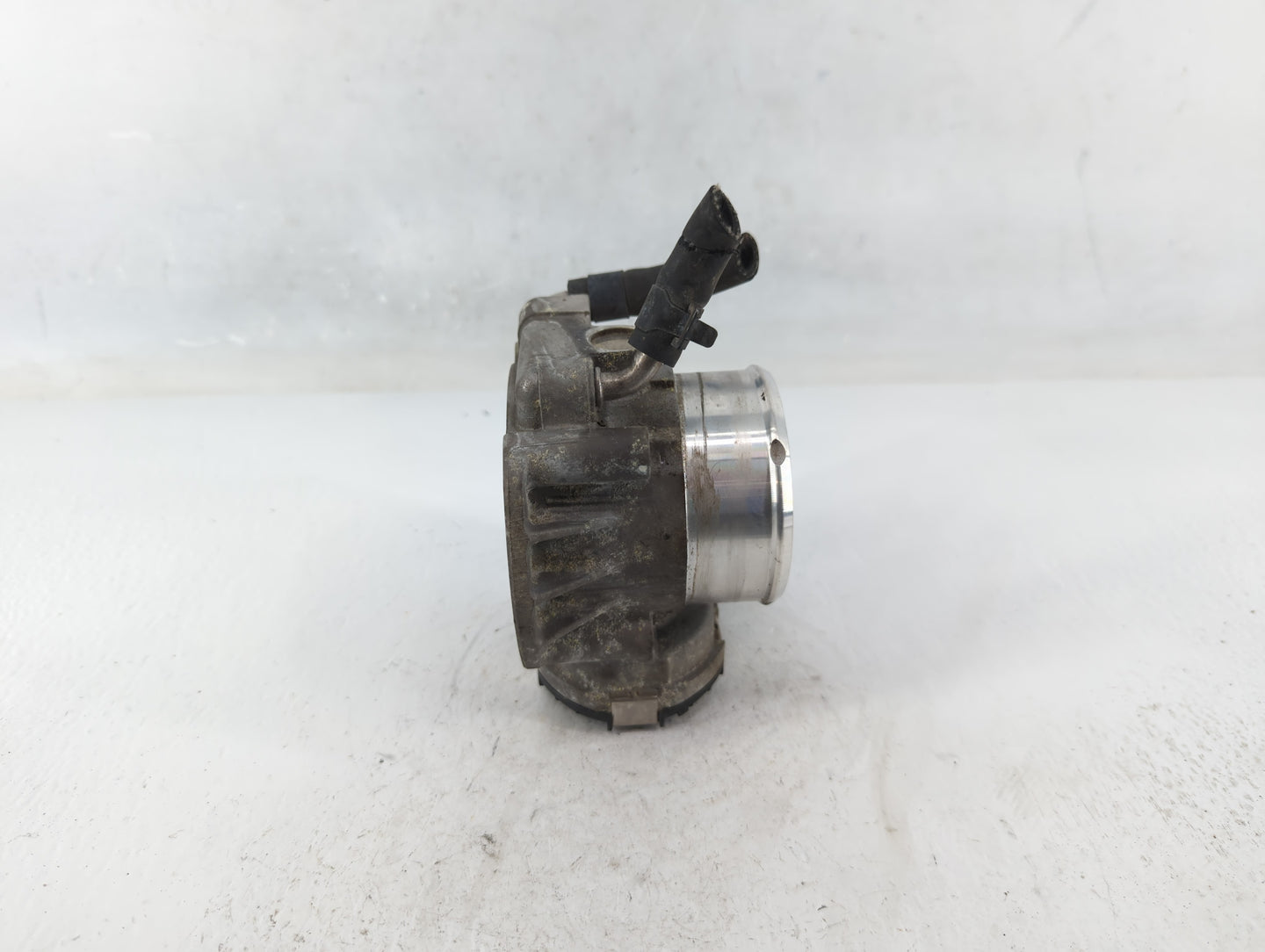 2011-2015 Kia Optima Throttle Body P/N:35100-2G700 Fits Fits 2011 2012 2013 2014 2015 2016 OEM Used Auto Parts - Oemusedauto