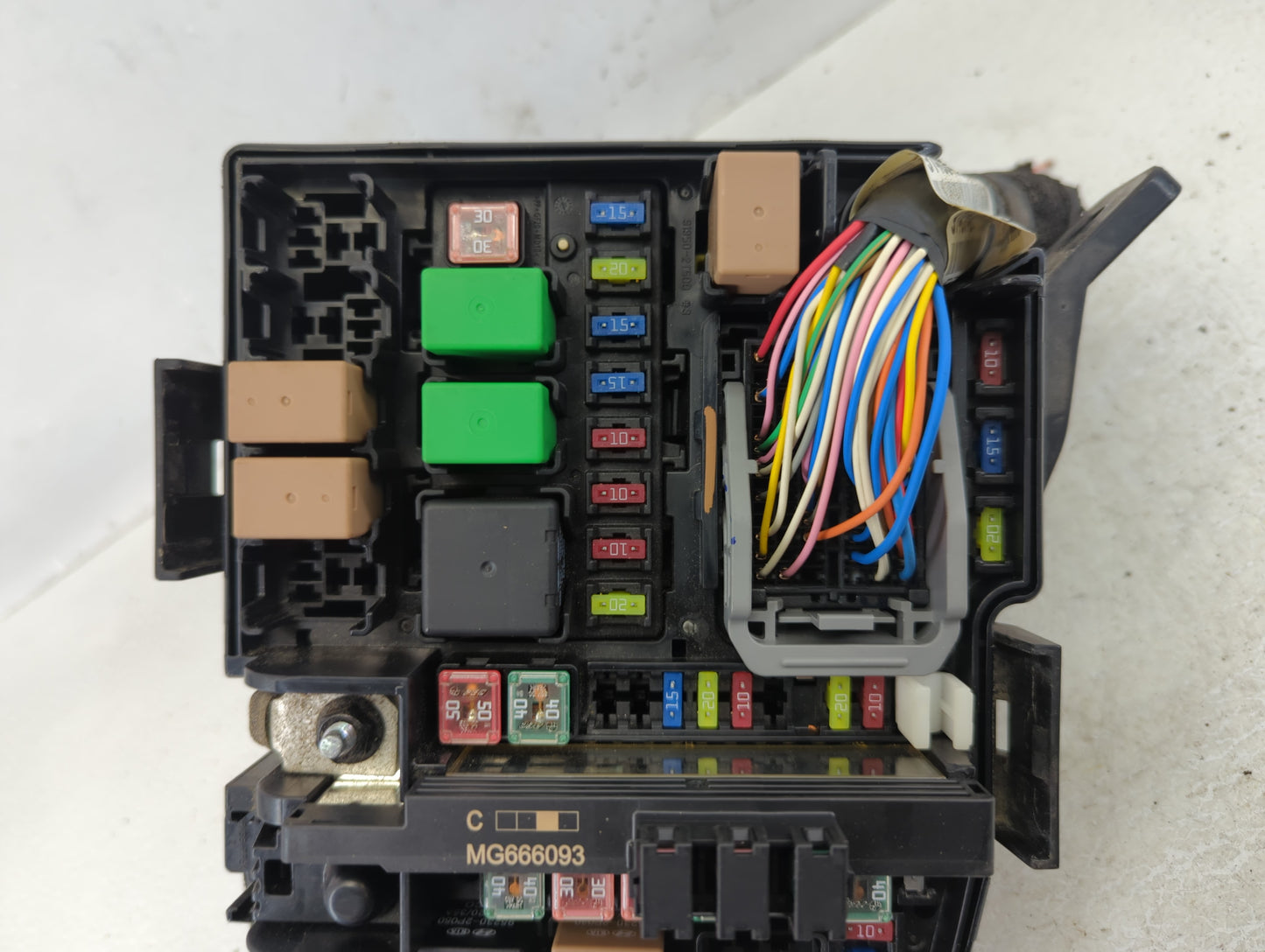 2014-2015 Kia Optima Fusebox Fuse Box Panel Relay Module P/N:91955-2T740QQK Fits Fits 2014 2015 OEM Used Auto Parts - Oemuse